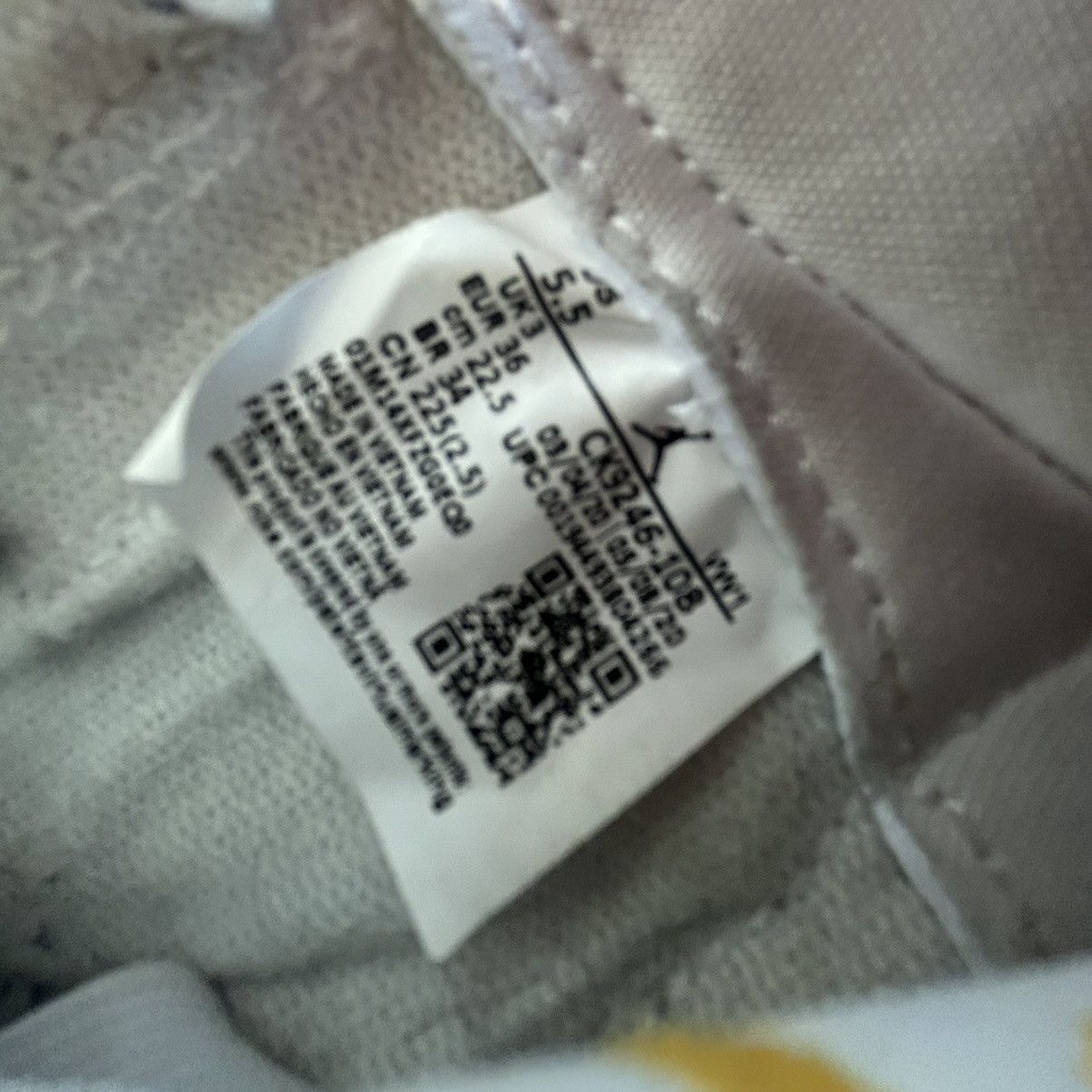 Jordan Brand Jordan 3 Laser Orange Size US 5.5 / IT 35.5 - 7 Thumbnail