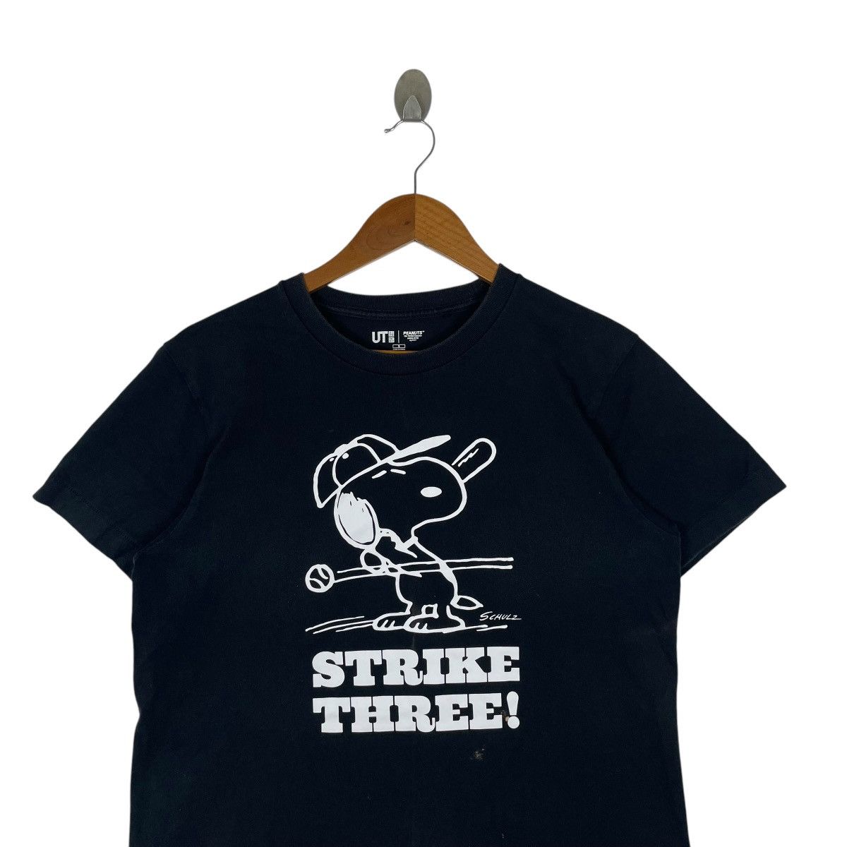 Uniqlo Uniqlo Japan X Snoopy Strike Three Tee Shirt Size US S / EU 44-46 / 1 - 2 Thumbnail