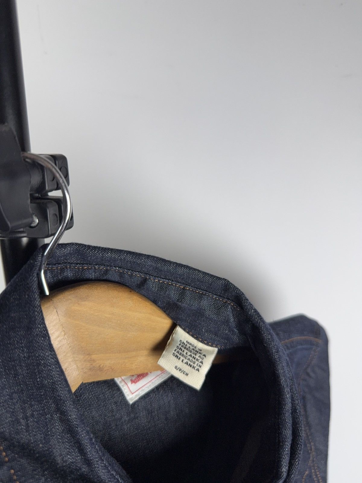 Levi's Western 00s Levi’s Western Denim Shirt Classic Fit S sz Size S / US 4 / IT 40 - 7 Thumbnail