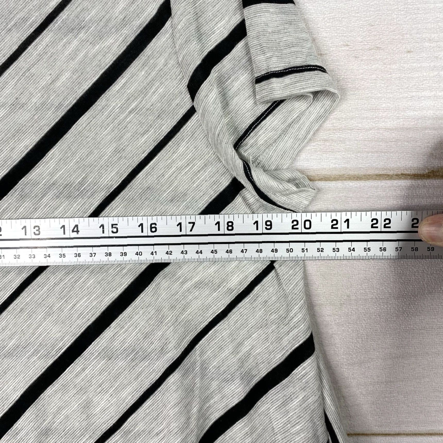 Soft Surroundings Soft Surroundings Shirt Womens 1X Gray V-Neck Tunic Striped Stretch Lightweight Size XL / US 12-14 / IT 48-50 - 5 Thumbnail