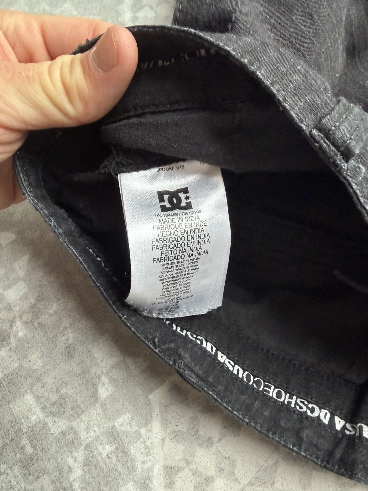 DC DC Shoes Black Cargo Shorts Size US 34 / EU 50 - 5 Thumbnail