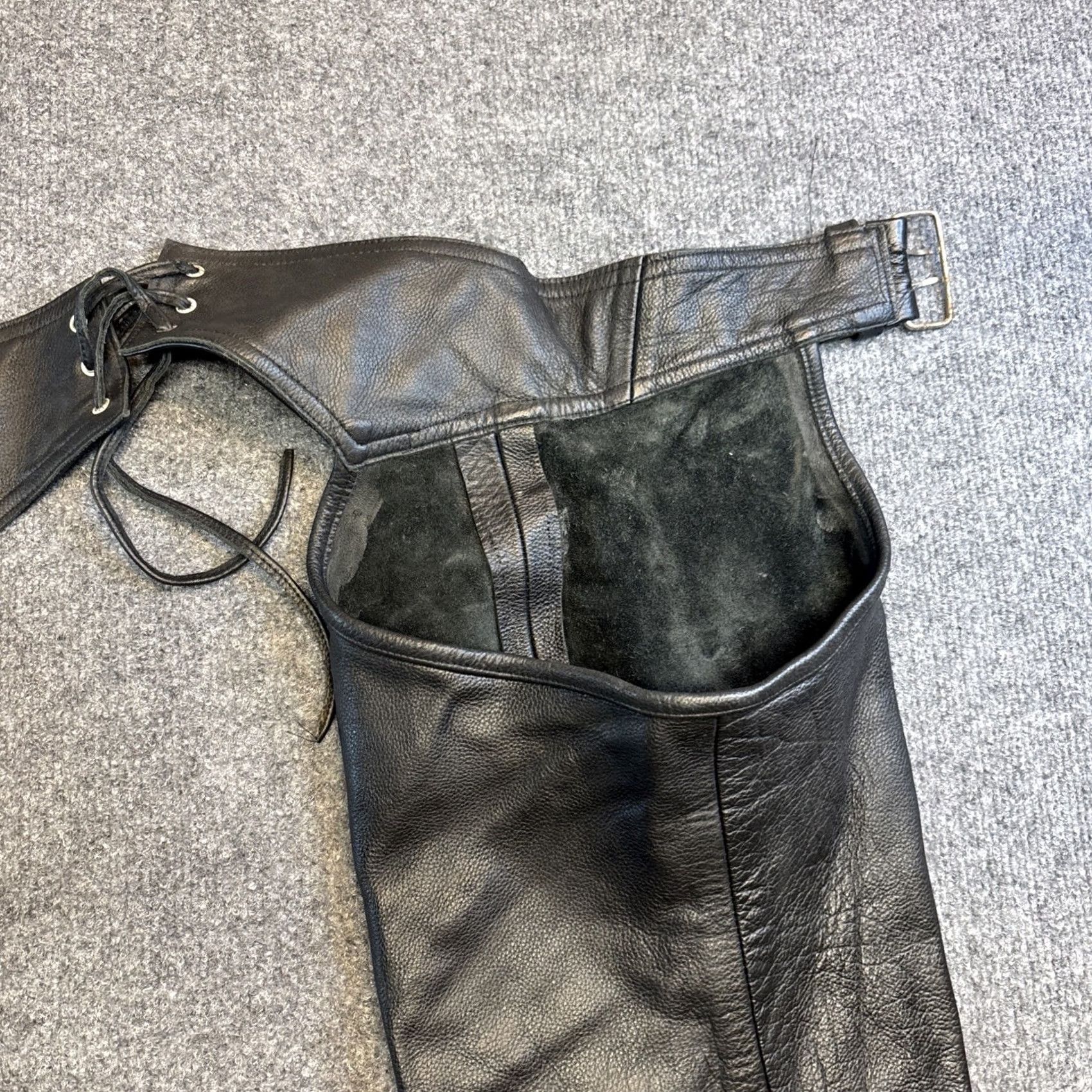Vintage VINTAGE Leather Black Biker Chaps Womens Lace Up Back Adjustable Belt M/L Pants Leather Belted Chaps Womens M/L Black Vintage Biker Womens Mens? Size ONE SIZE - 2 Thumbnail