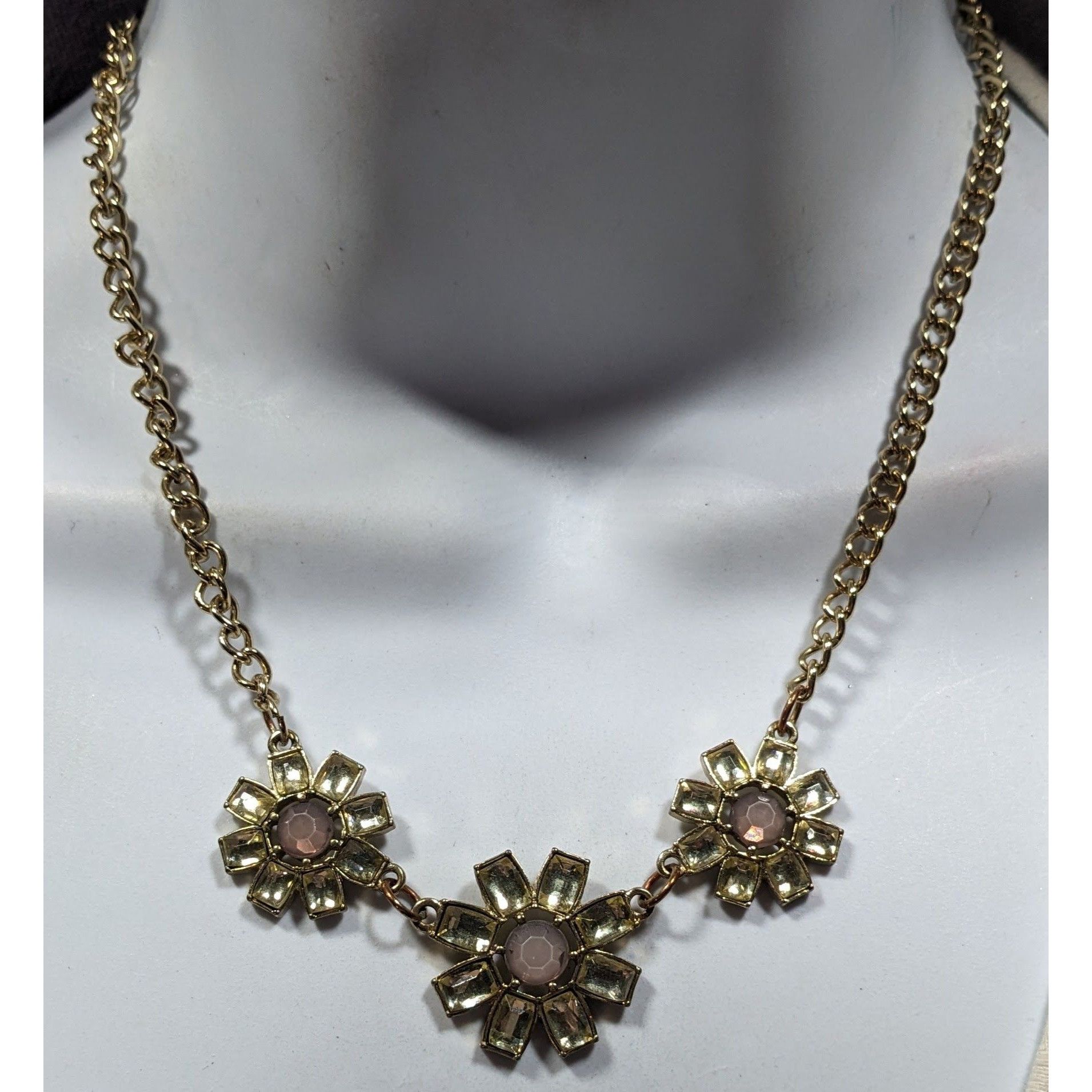Other Retro Fairycore Gemmed Triple Flower Necklace Size ONE SIZE - 2 Thumbnail