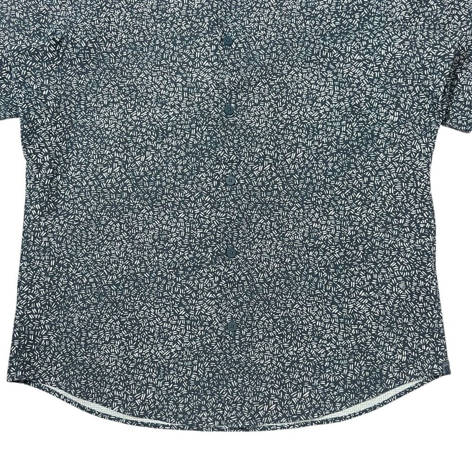 Lululemon Lululemon Down to the Wire Button Shirt Size M Navy Stretch Size US M / EU 48-50 / 2 - 14 Thumbnail