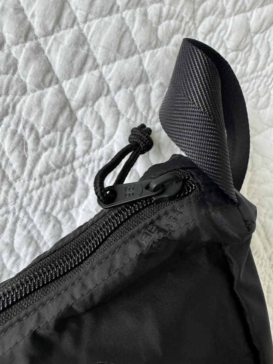 Balenciaga Balenciaga Expandable Sling recycled-nylon shoulder bag Size ONE SIZE - 5 Thumbnail