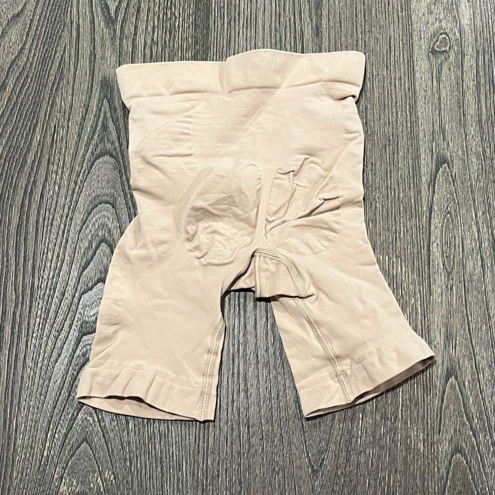 SKIMS NWOT Skims Shapewear Seamless Sculpt High Waisted Above XS Size ONE SIZE - 3 Thumbnail