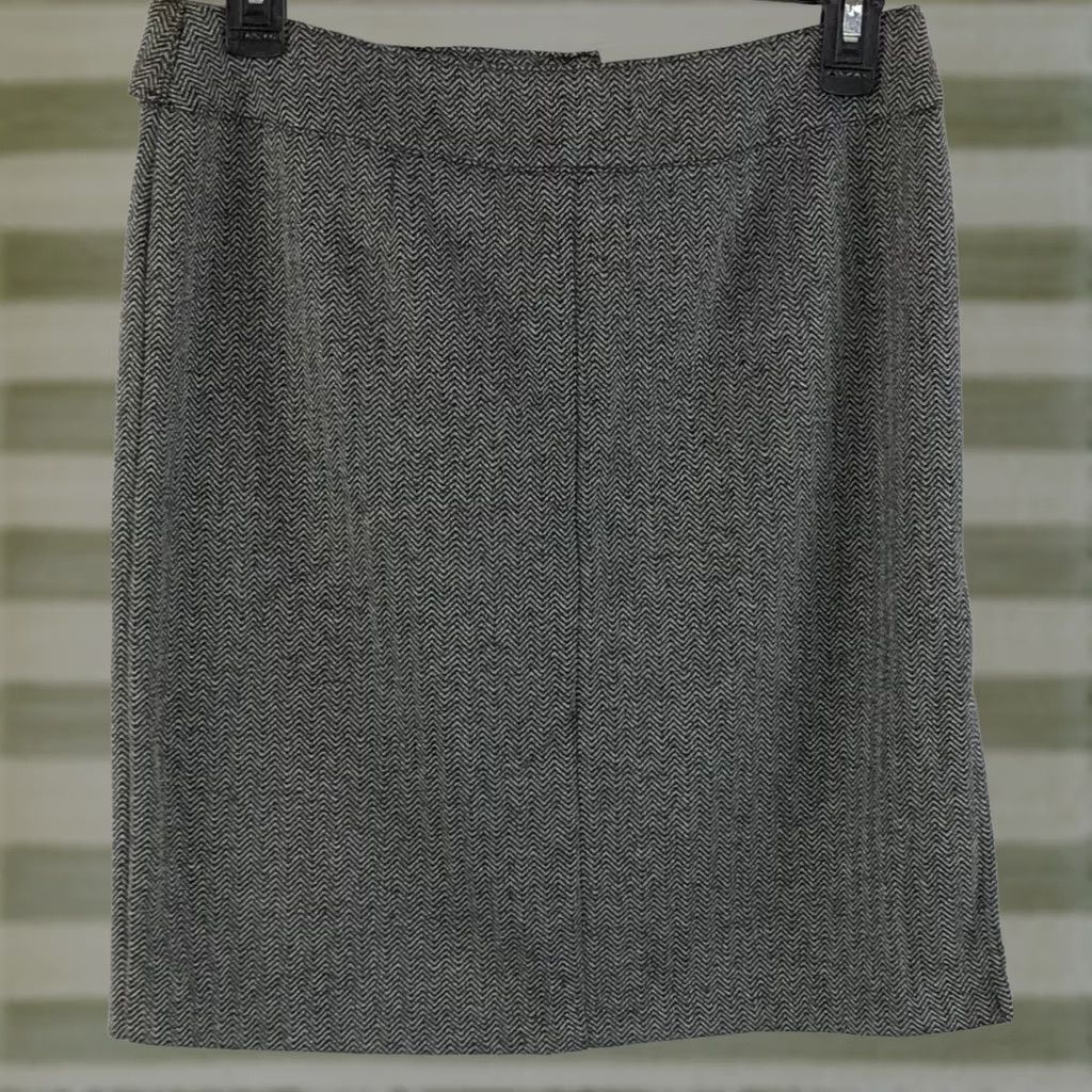 Express Express Gray Herringbone Tweed Mini Skirt 3/4 29"W career preppy office Straight Size 26" / US 2 / IT 38 - 1 Thumbnail