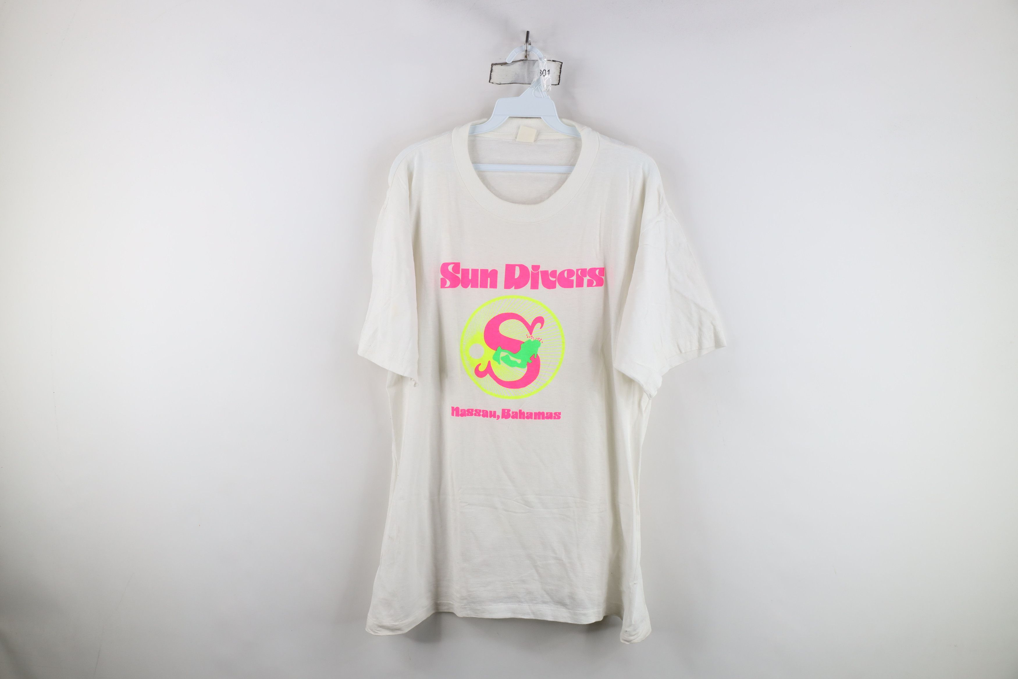 Vintage Vintage 70s 80s Streetwear Sun Divers Bahamas T-Shirt Size US L / EU 52-54 / 3 - 1 Thumbnail