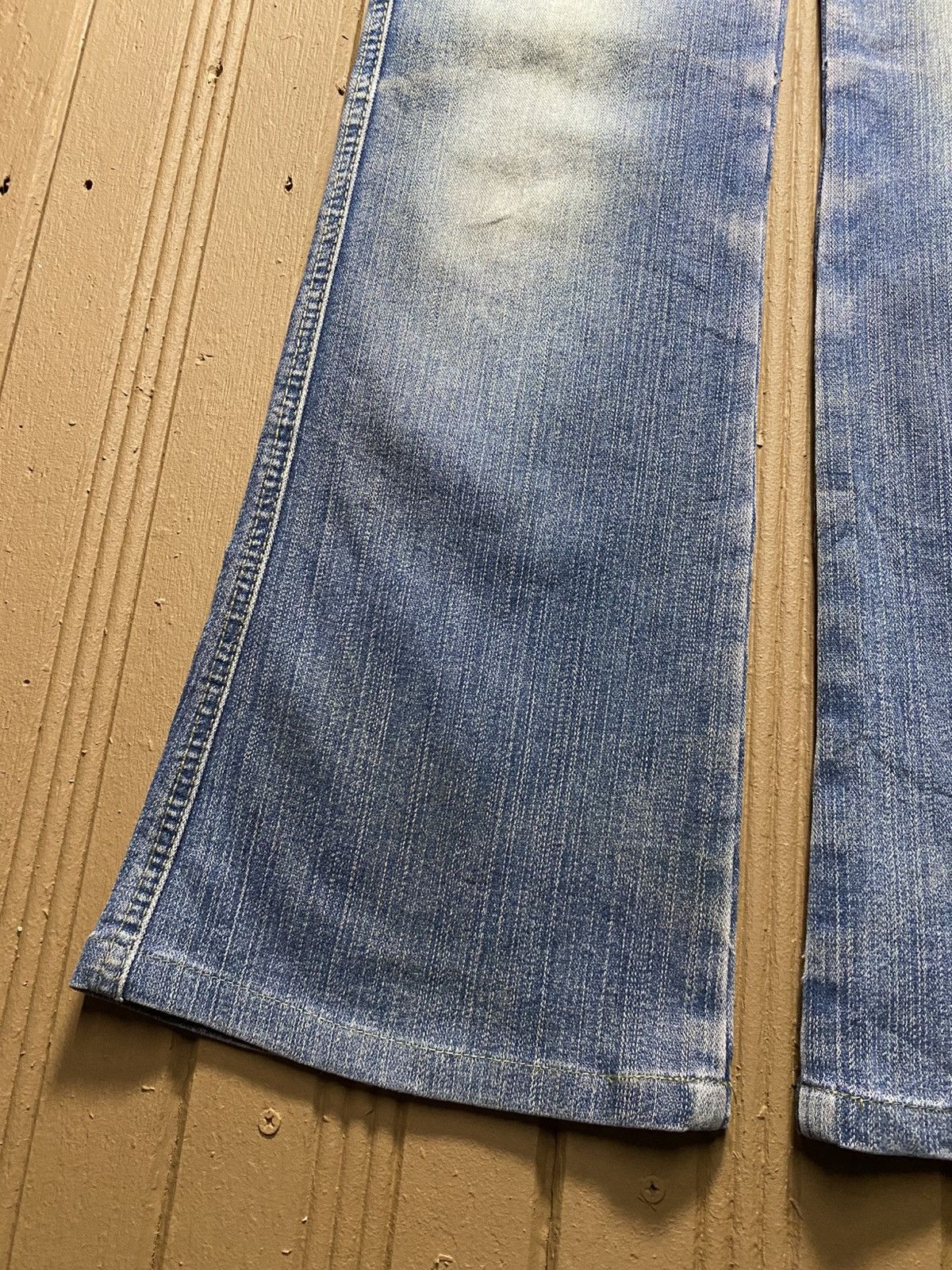 Hypebeast Japanese Brand 90’s Vibe Rue de France Fade Blue Flare Jeans Size US 29 - 7 Thumbnail