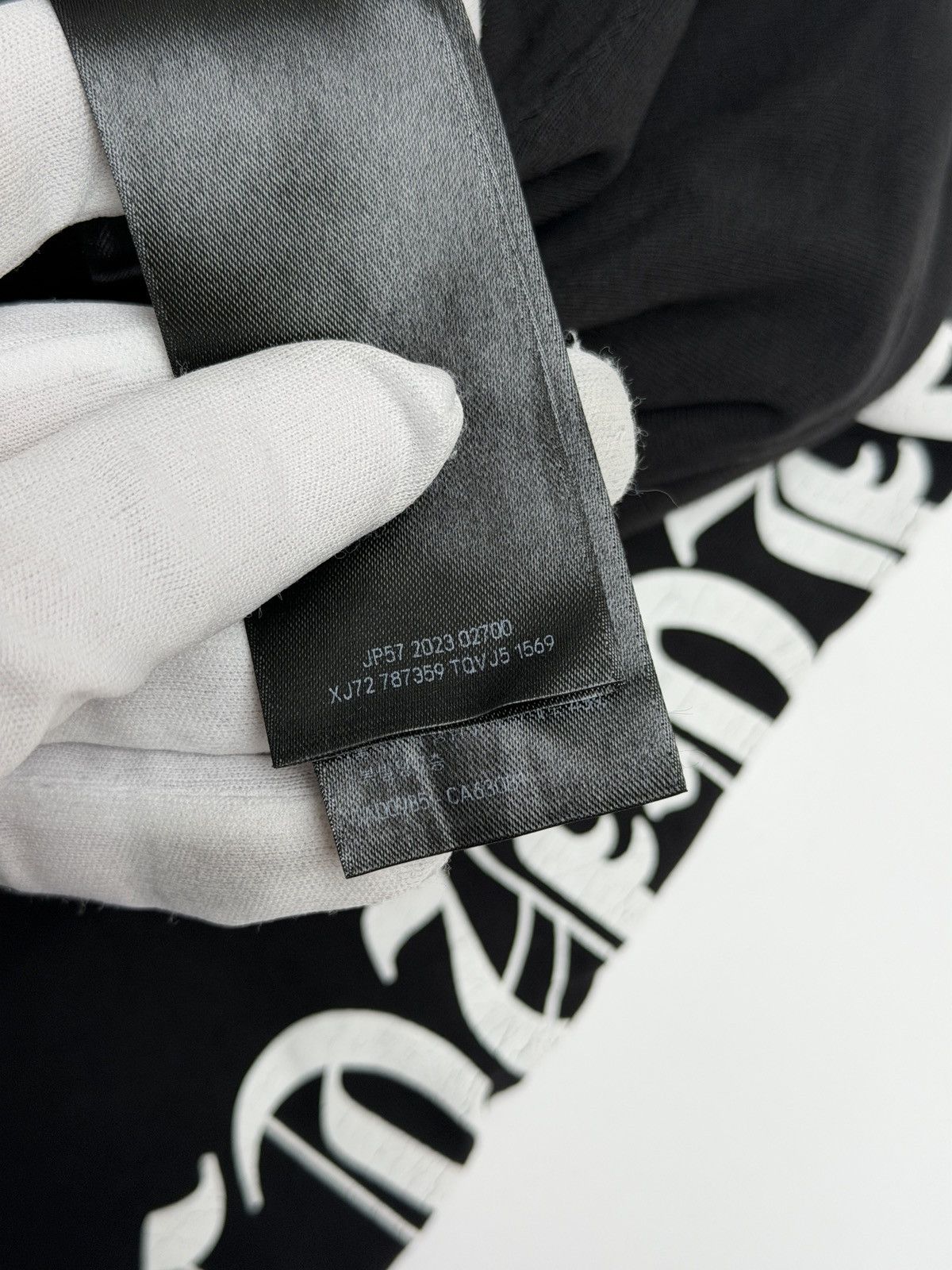 Balenciaga Balenciaga Antique Logo Print Peeling Stretch Zip Up Hoodie Size US XS / EU 42 / 0 - 13 Thumbnail
