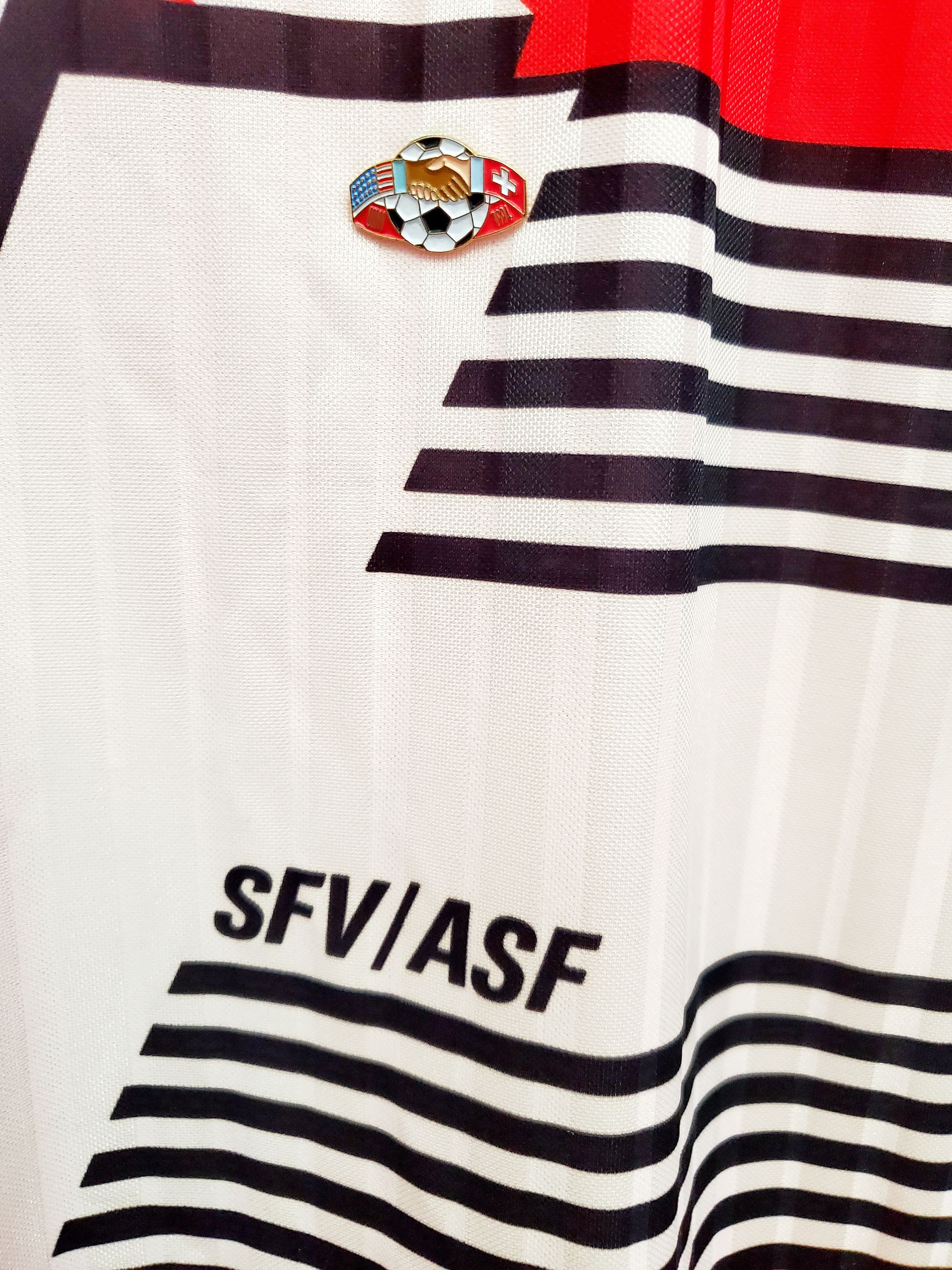 Vintage Vintage SWITZERLAND 1990 1991 HOME jersey ideal condition Size US L / EU 52-54 / 3 - 4 Thumbnail