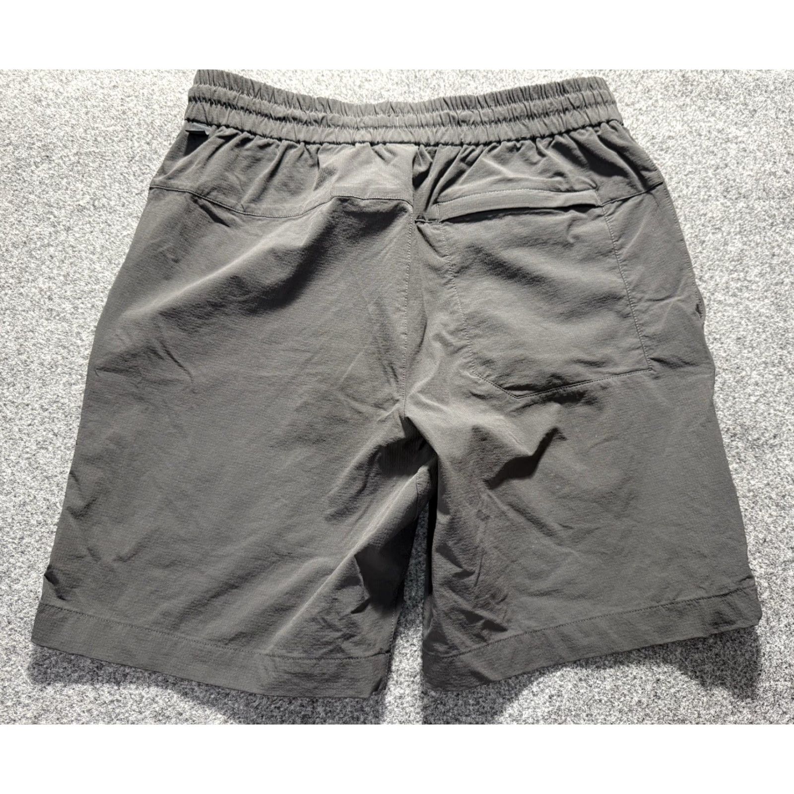 Lululemon Lululemon Shorts Men Athletic Gray 8.5” Inseam M Regular Drawstring Bowline Ripstop Stretch Gym Running Size US 31 - 2 Thumbnail