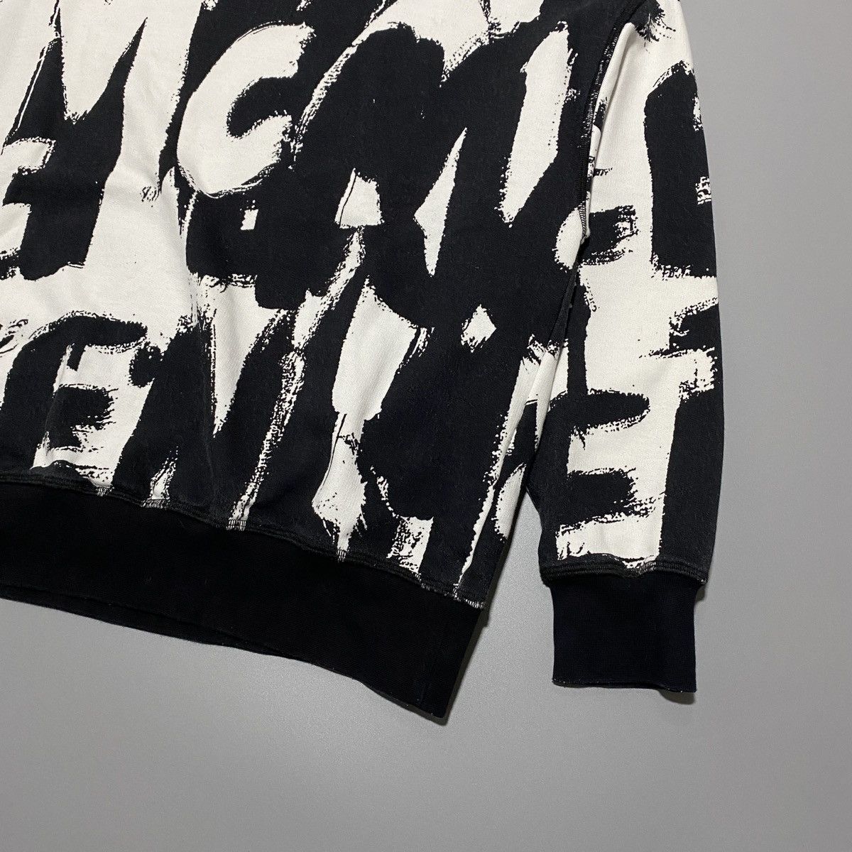 Alexander McQueen Graffiti Logo Print Sweatshirt Size US XXS / EU 40 - 3 Thumbnail