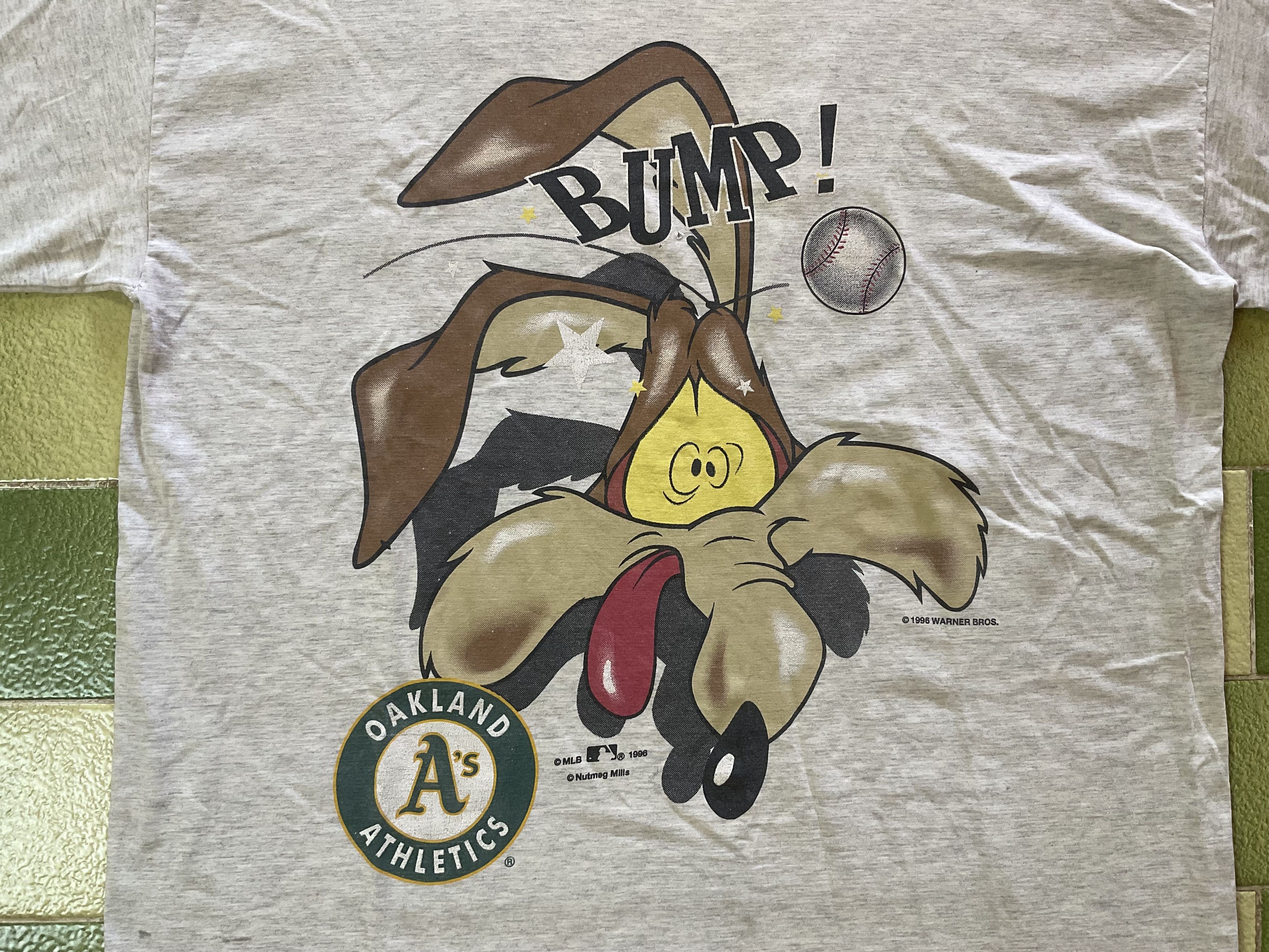 MLB Vintage Distressed 1996 Oakland Athletics & Coyote T-Shirt Size US L / EU 52-54 / 3 - 2 Thumbnail
