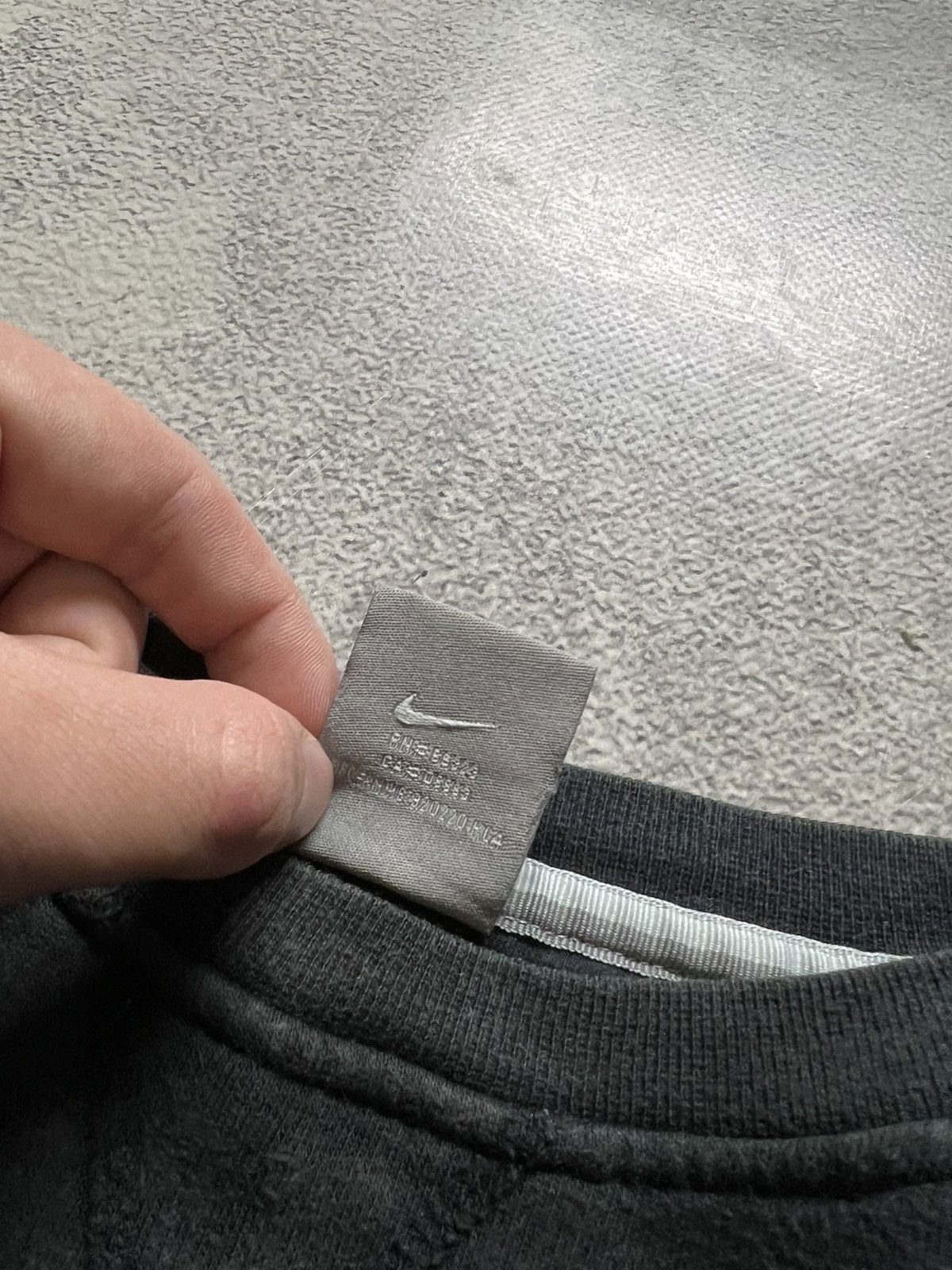 Vintage Vintage Y2k Nike 🖤 Faded Mini Swoosh Sweatshirt 00’s Size US L / EU 52-54 / 3 - 10 Thumbnail