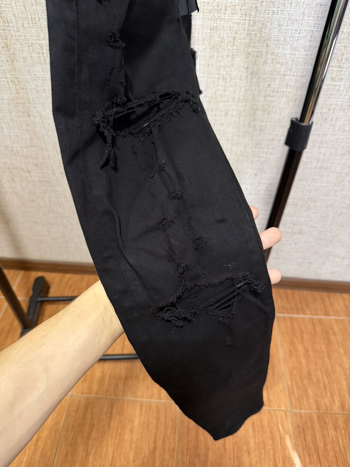 Amiri AMIRI THRASHER PLUS BLACK DISTRESSED SLIM FIT JEANS Size US 32 / EU 48 - 8 Thumbnail