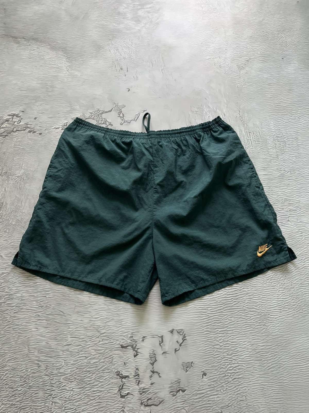 Nike Y2K Nike Big Swoosh Vintage Streetwear Green Shorts Size US 36 / EU 52 - 1 Thumbnail