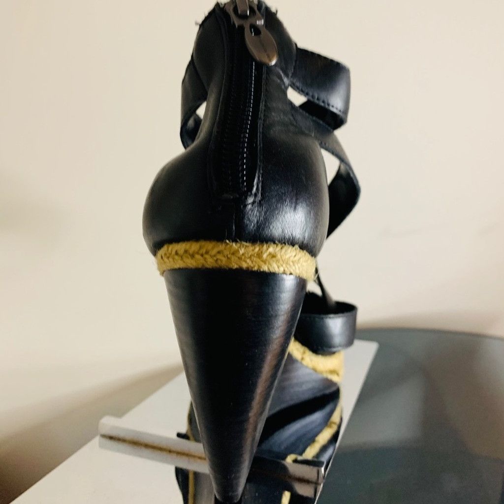Other 💲💲SALE💲💲 Tahari BN Wedge black size 8.5 Size US 8.5 / IT 38.5 - 4 Thumbnail