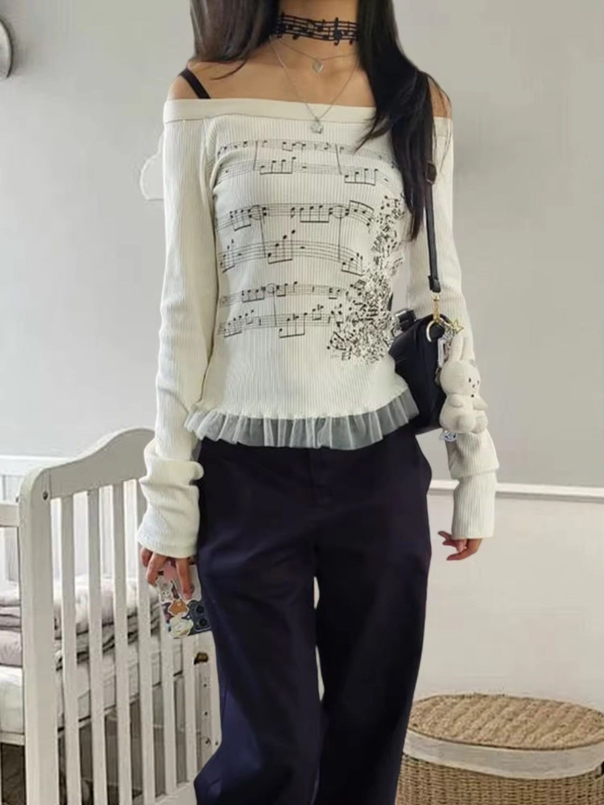 Japanese Brand Chic Off-Shoulder Music Note Top – Effortlessly Stylish Size L / US 10 / IT 46 - 3 Thumbnail