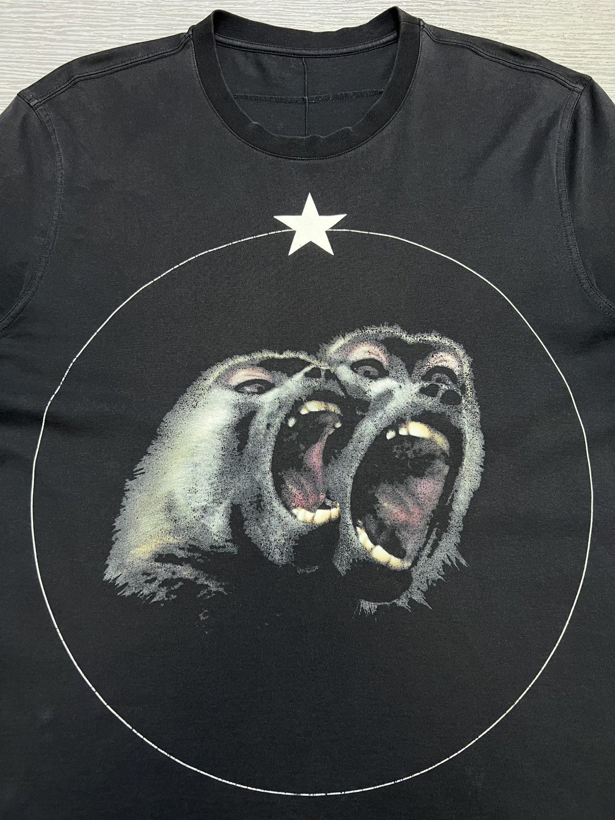 Givenchy Givenchy - Riccardo Tisci - S/S 16 - Monkey Brothers T-Shirt Size US XL / EU 56 / 4 - 4 Thumbnail
