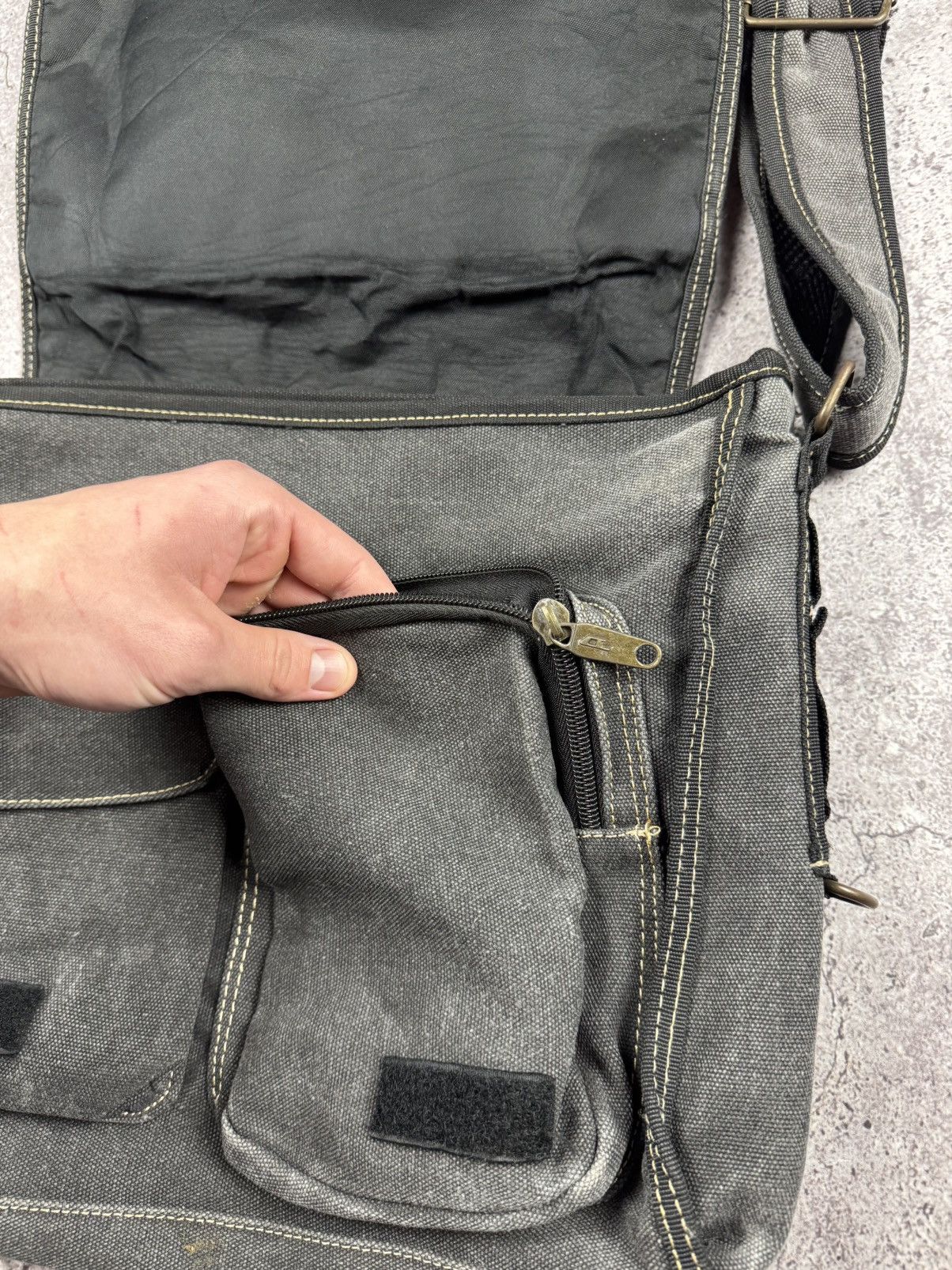 Diesel Vintage Y2K Diesel Messenger Crossbody Japanesse denim Bag Size ONE SIZE - 7 Thumbnail