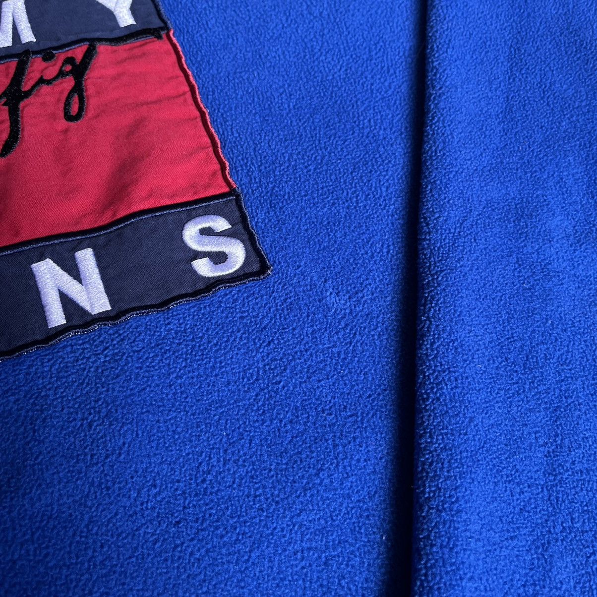 Tommy Hilfiger Vintage 1990s Tommy Hilfiger Jeans Flag Fleece Crewneck Blue Size US XL / EU 56 / 4 - 8 Thumbnail
