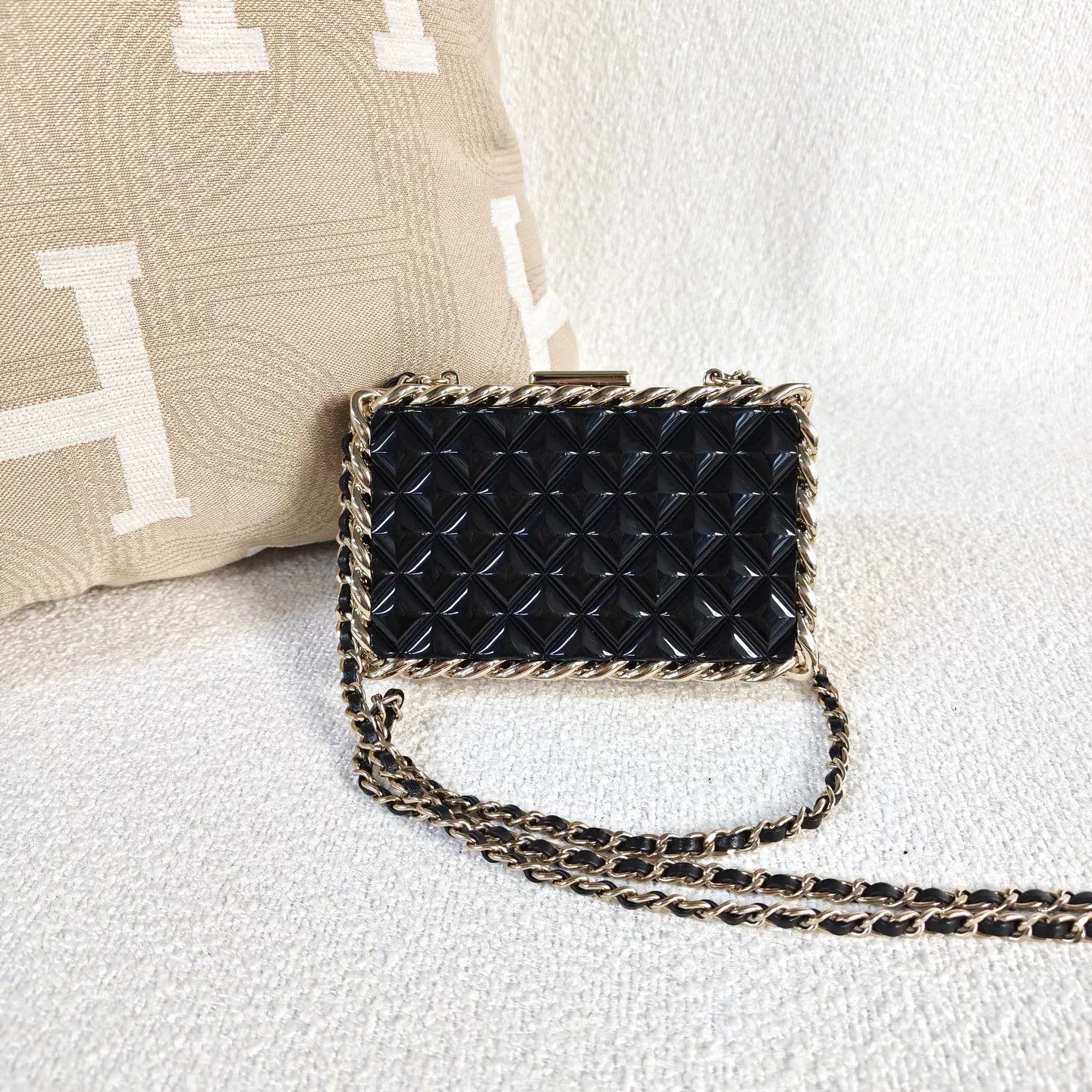 Chanel Pre-loved Bag Very good condition Size ONE SIZE - 1 Thumbnail