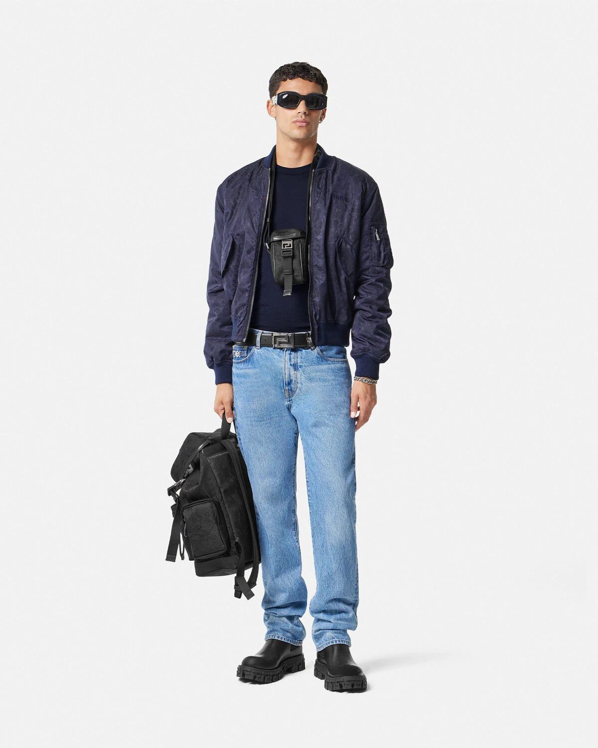 Versace o1y0525 Logo Crewneck Sweater in Midnight Blue Size US XL / EU 56 / 4 - 5 Thumbnail
