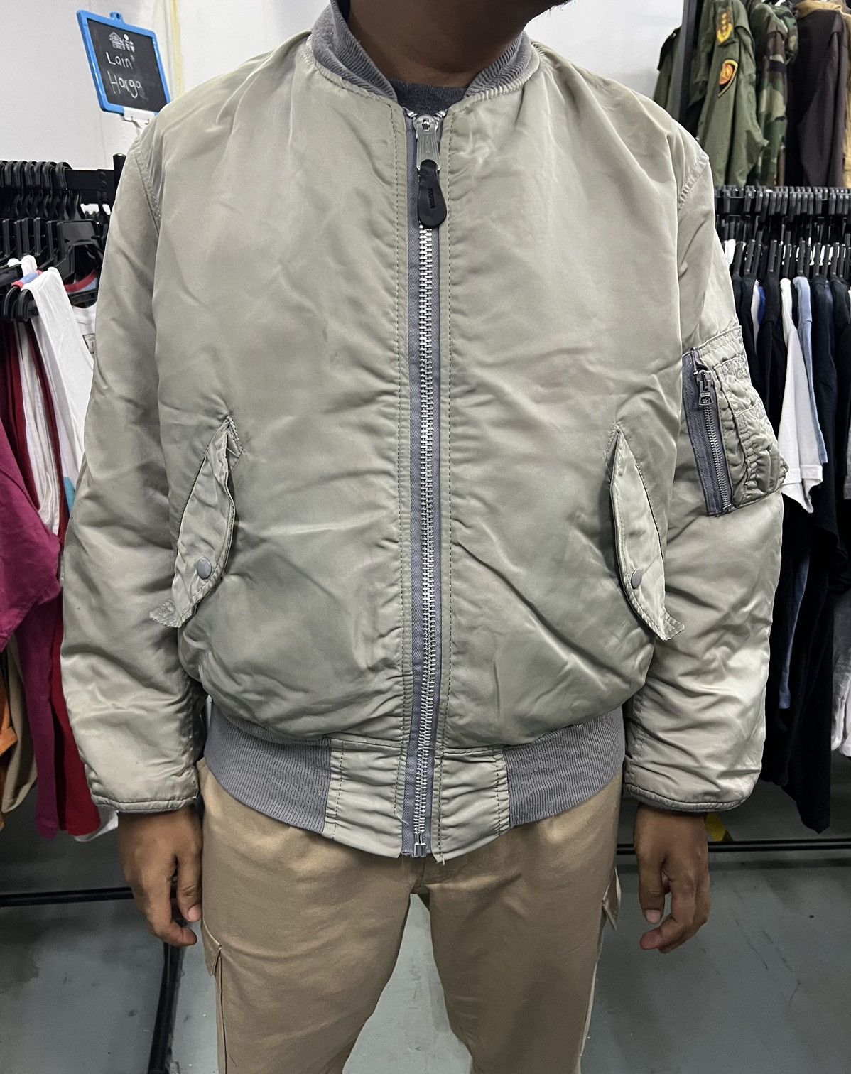 Avirex Vintage Avirex Ma 1 Fly Bomber Jacket Size US M / EU 48-50 / 2 - 11 Thumbnail