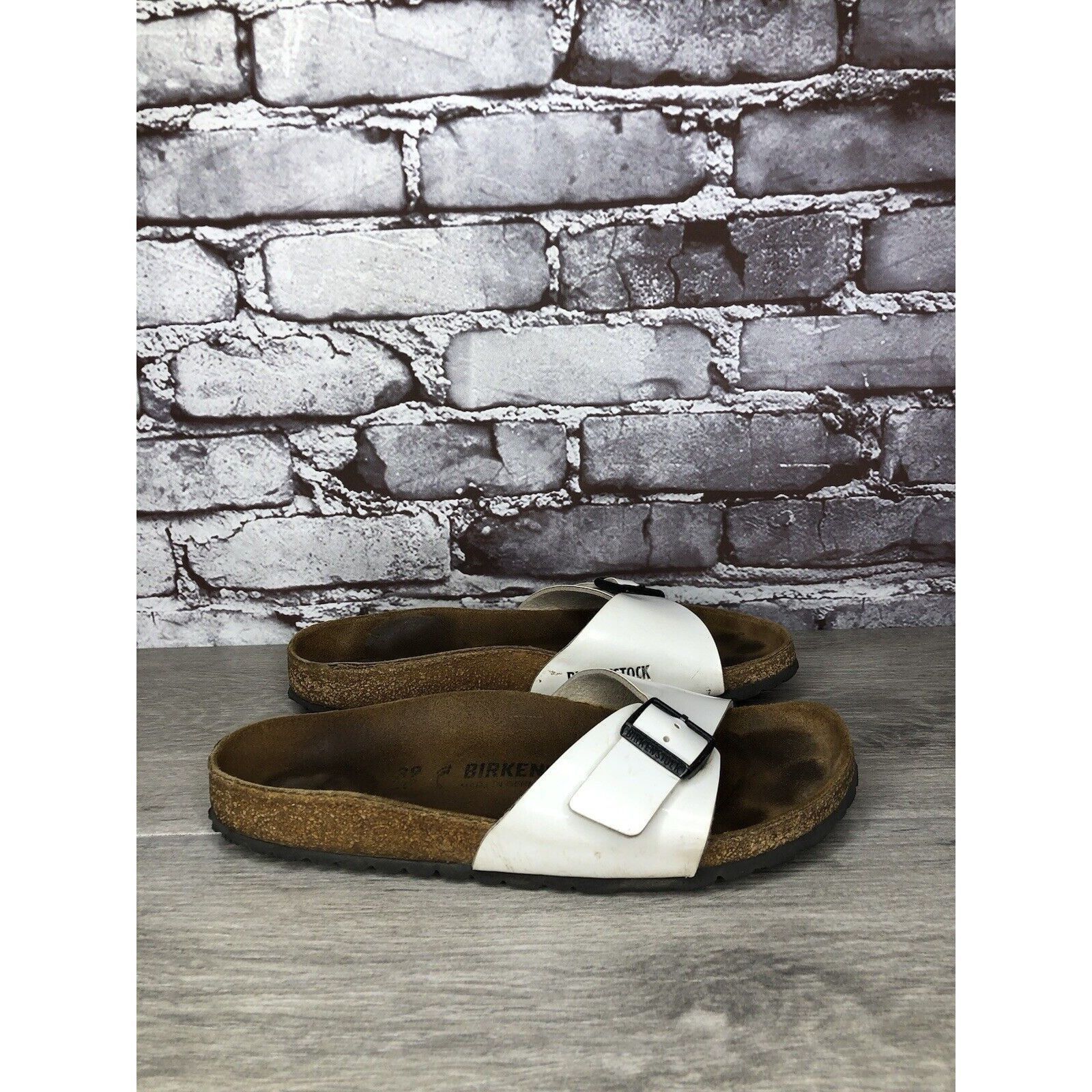 Birkenstock Birkenstock Madrid White Patent Leather Slides Sandals Women Size US 8.5 / IT 38.5 - 3 Thumbnail