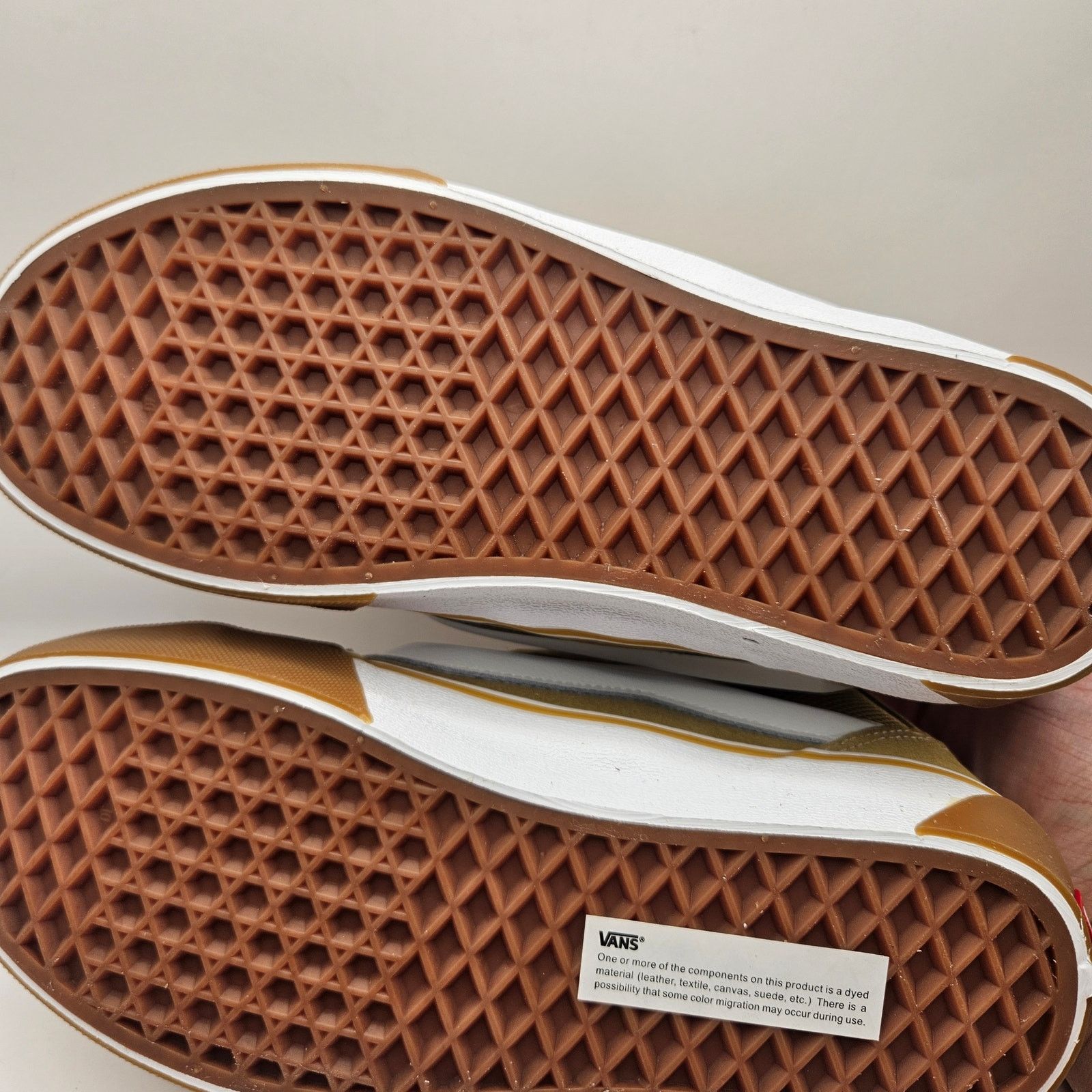 Vans VANS WOMEN'S 8 KNU MID KHAKI GUM SKATEBOARDING SHOES NWOB Size US 8 / IT 38 - 6 Thumbnail