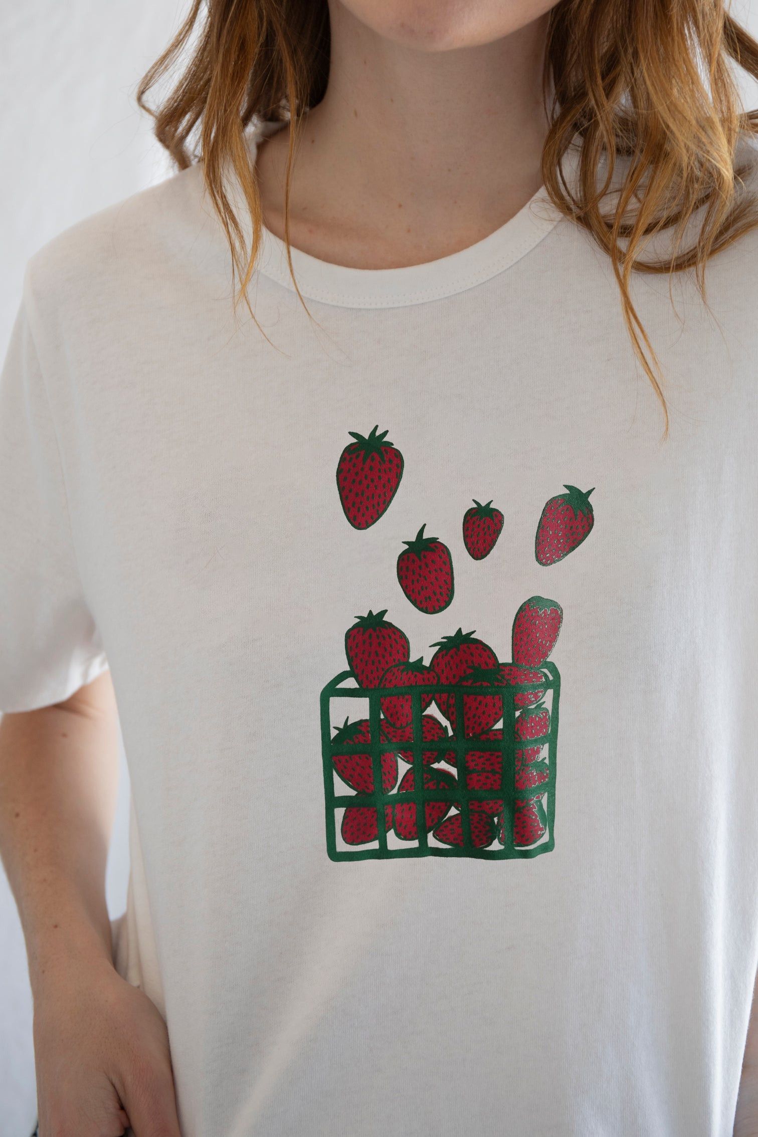 Designer × The Unbranded Brand Strawberry Shirt, Foodie Gift, Gardening Gift Size M / US 6-8 / IT 42-44 - 4 Thumbnail