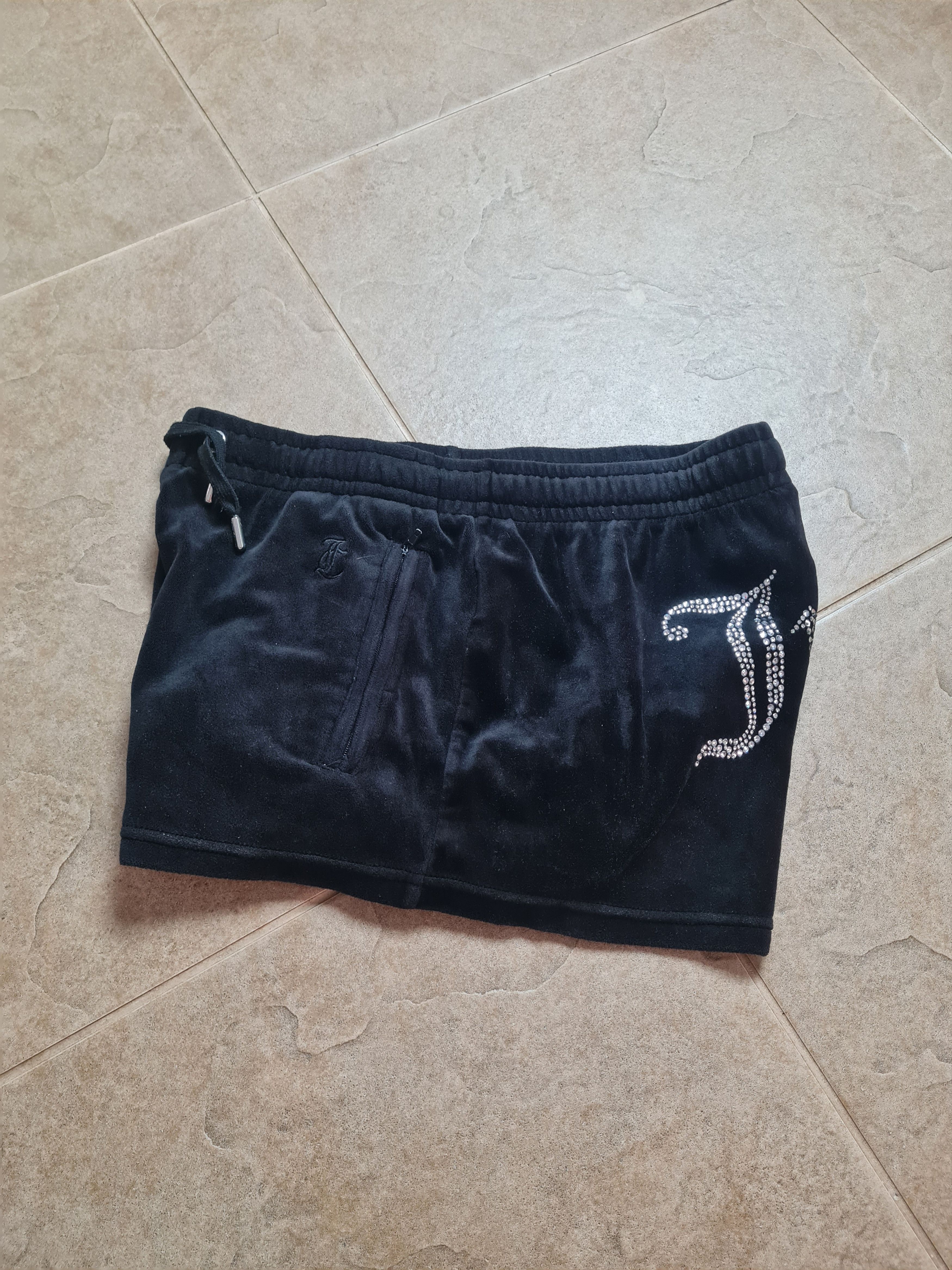 Juicy Couture Juicy Couture Sleepwear Shorts Sz M Velour Black Rhinestones Size 27" / US 4 / IT 40 - 21 Thumbnail