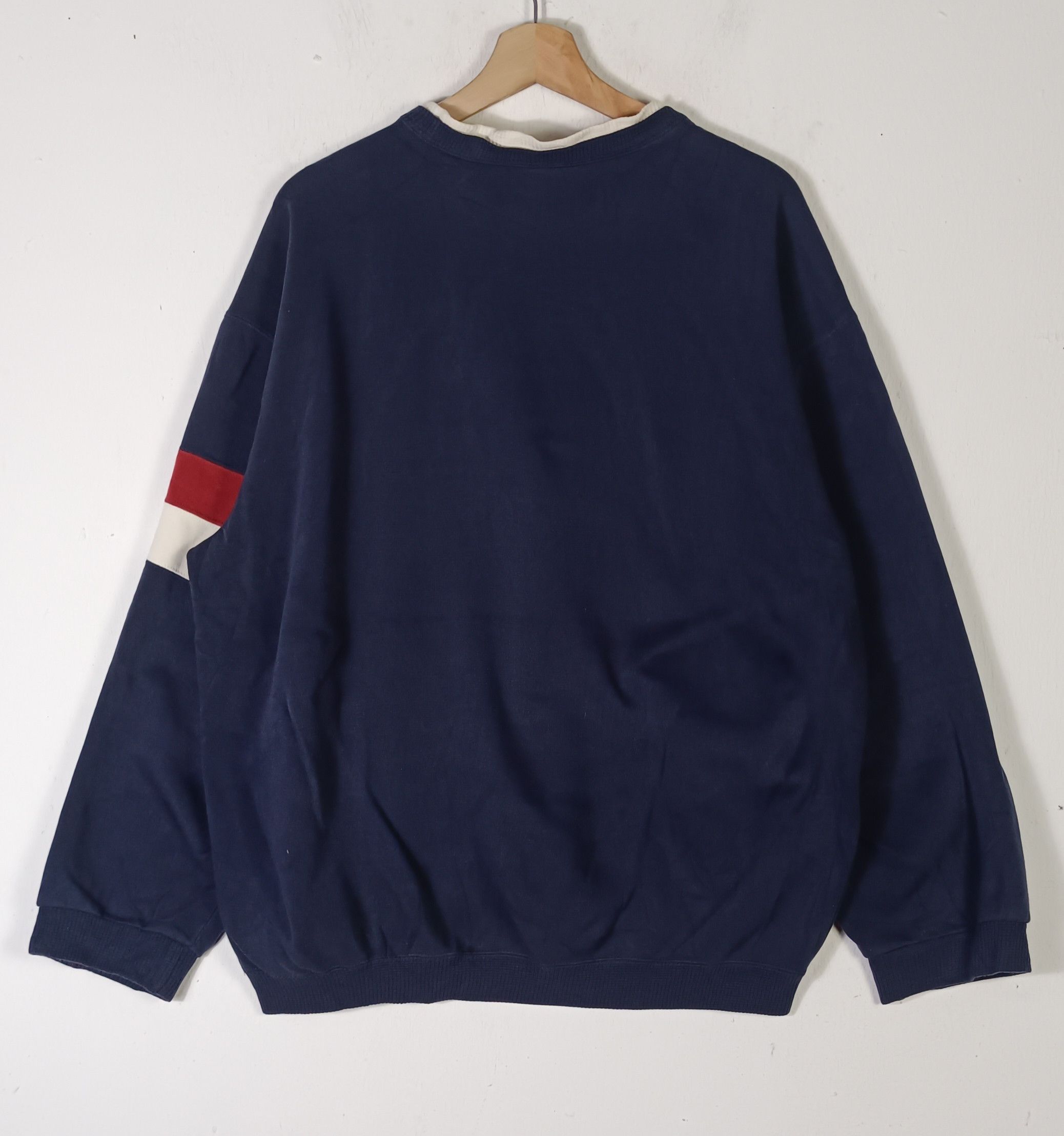 Hanes × Japanese Brand × Vintage Vintage Hanes Embroidered logo Sweatshirt Size US XL / EU 56 / 4 - 2 Thumbnail