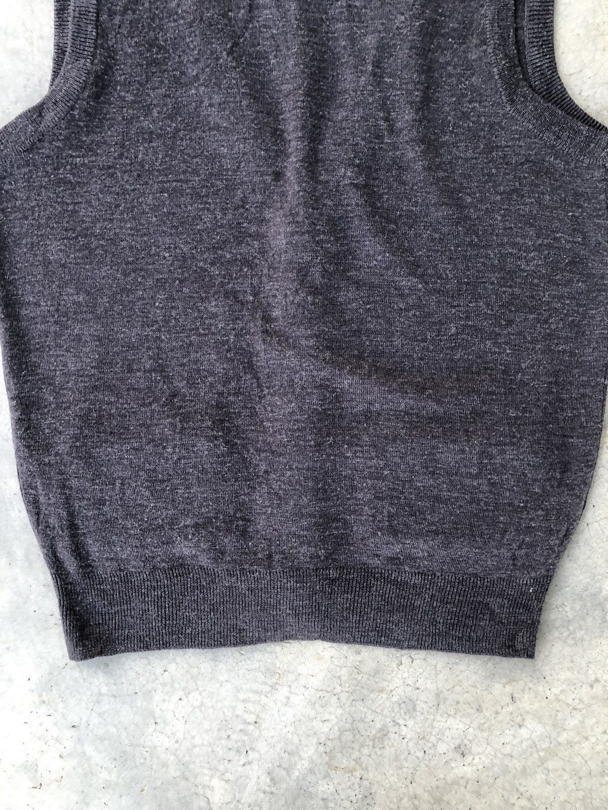 Japanese Brand Grey V-Neck Sweater Vest Cardigan With Pocket Size US M / EU 48-50 / 2 - 11 Thumbnail
