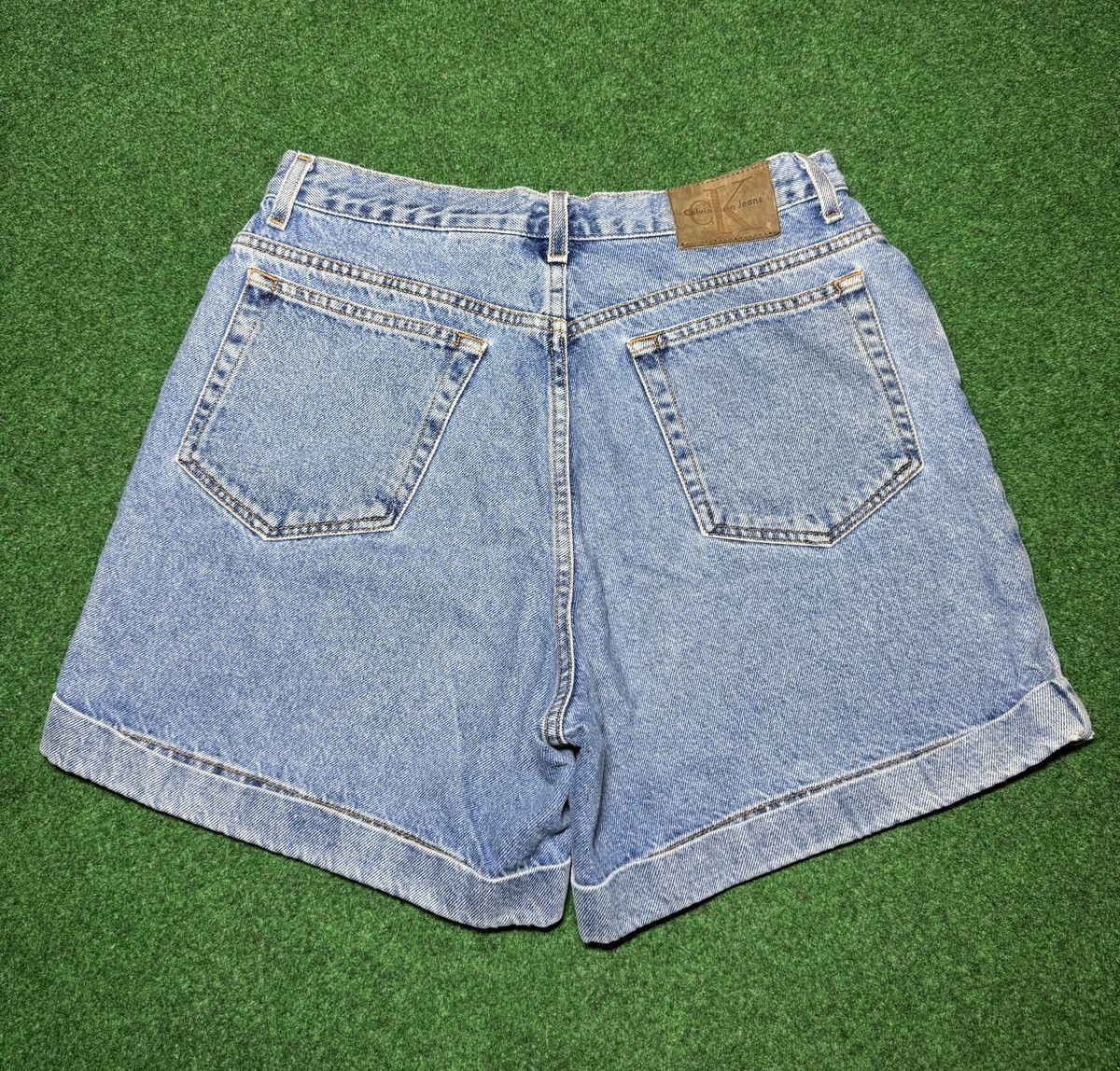 Calvin Klein Y2K Calvin Klein Jorts Womens 11/12 32 7” Denim Shorts Size US 32 / EU 48 - 1 Thumbnail