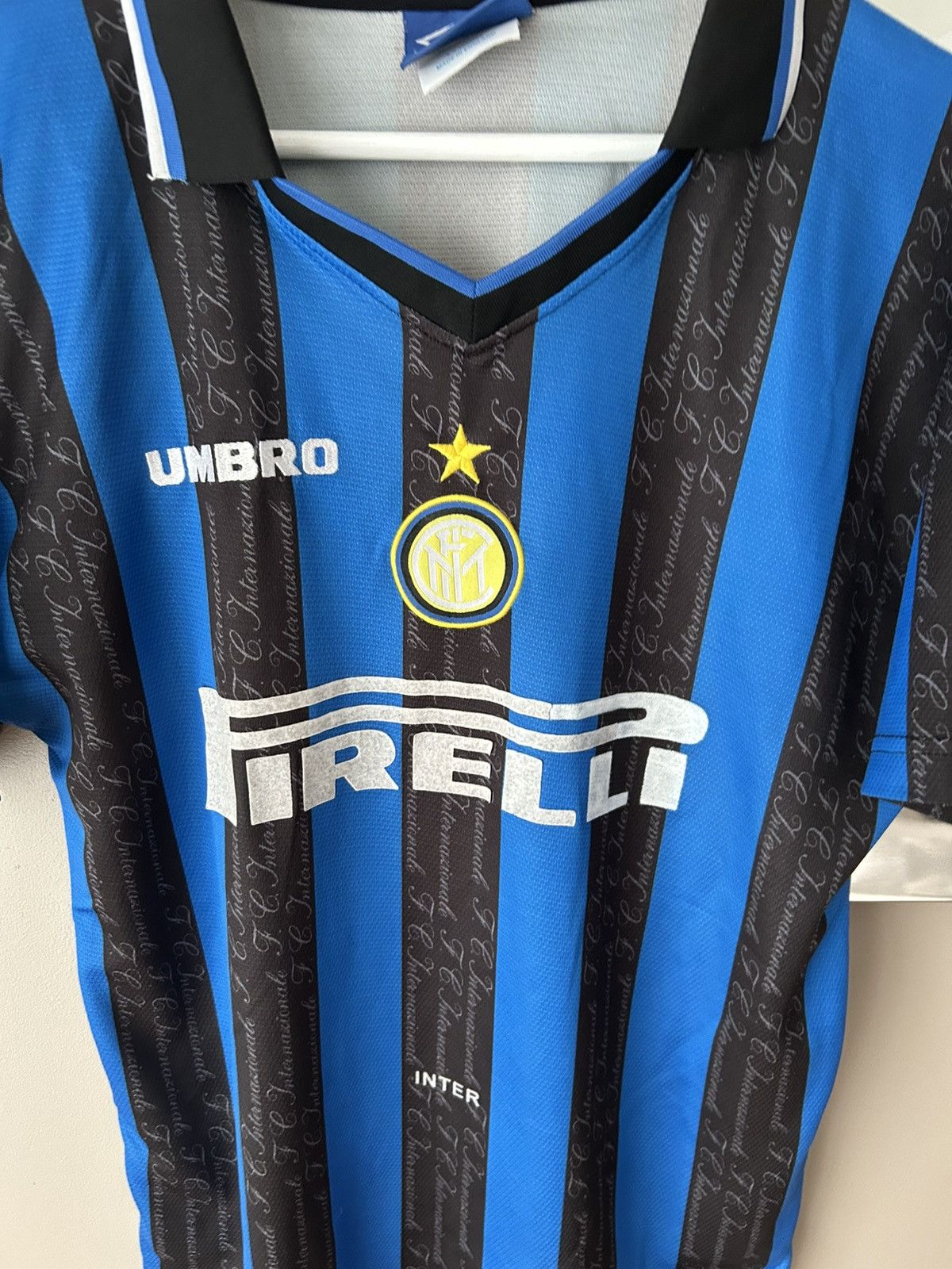 Umbro Inter Milan Home Jersey Umbro Pirelli Blue Black | Size L Size US L / EU 52-54 / 3 - 4 Thumbnail