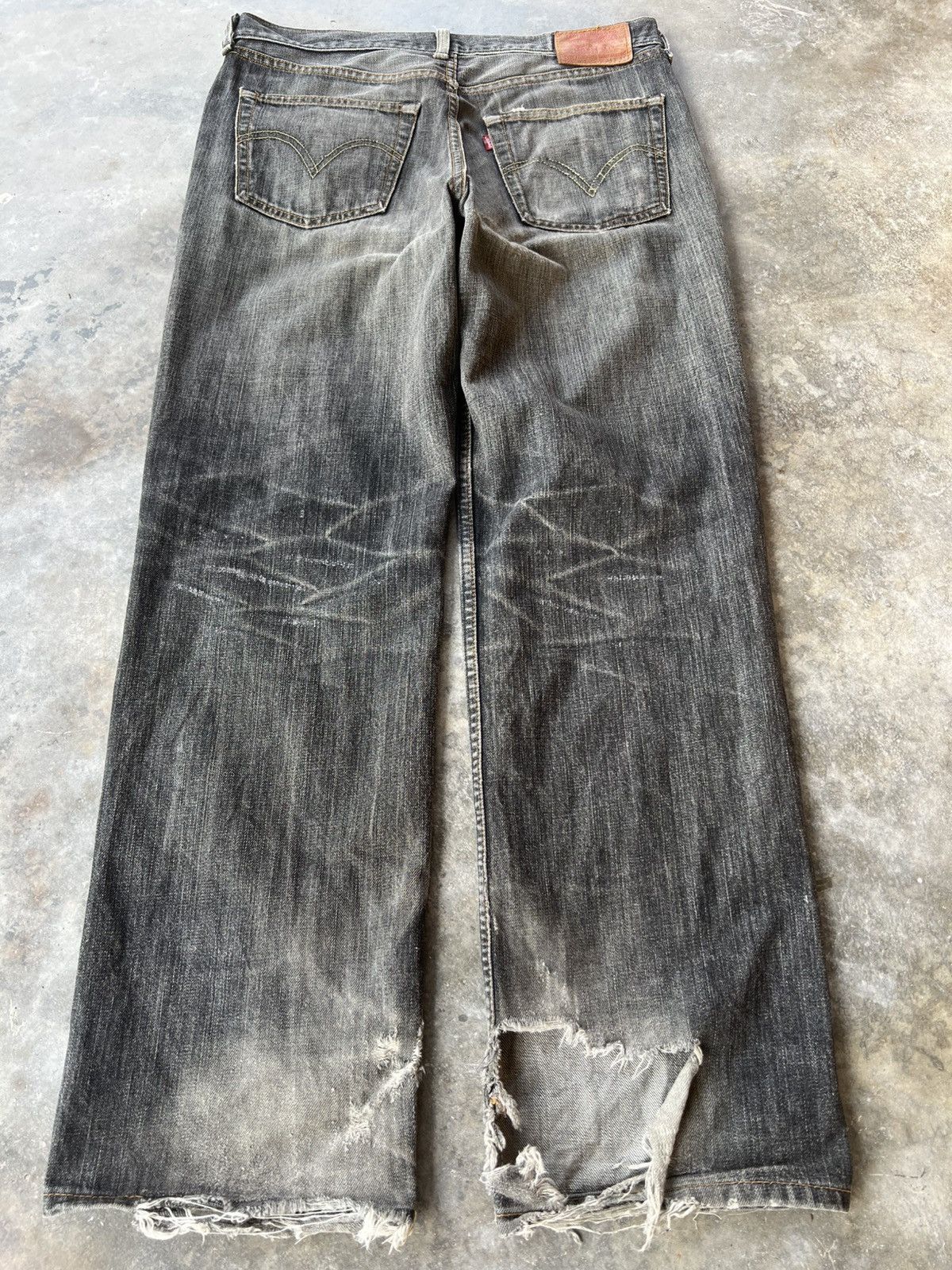 Levi's VINTAGE LEVIS 502 DISTRESS JEAN Size US 32 / EU 48 - 2 Thumbnail
