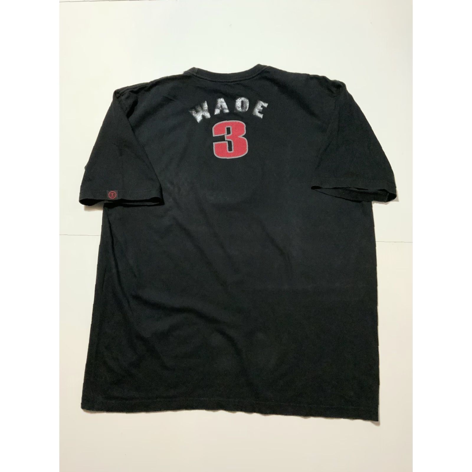Converse VINTAGE Converse Dwyane Wade Miami Heat Basketball 3D Logo T-Shirt Sz. 2XL Mens Black T-Shirt Logo 90s Decade Sports Shirt Men Size US XXL / EU 58 / 5 - 3 Thumbnail