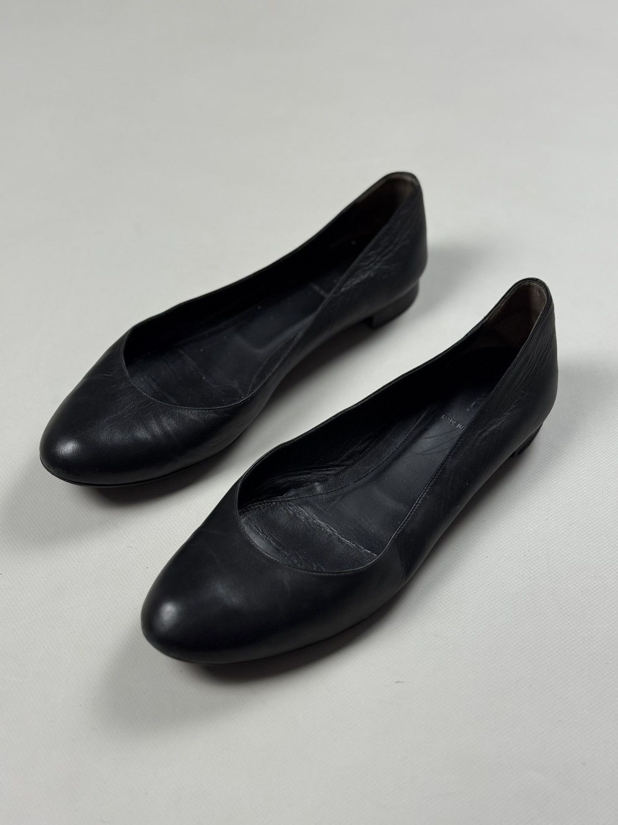 Fendi Fendi Roma Ladies Leather Flats Ballets Size 41 / US 11 Size US 11 / IT 41 - 9 Thumbnail