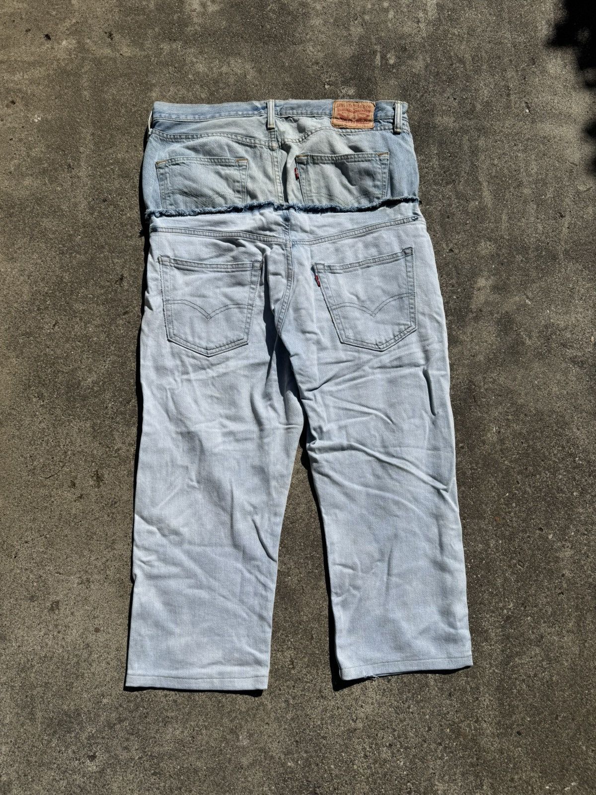 Levi's Levi's light wash denim jeans with frayed hem Size US 32 / EU 48 - 3 Thumbnail