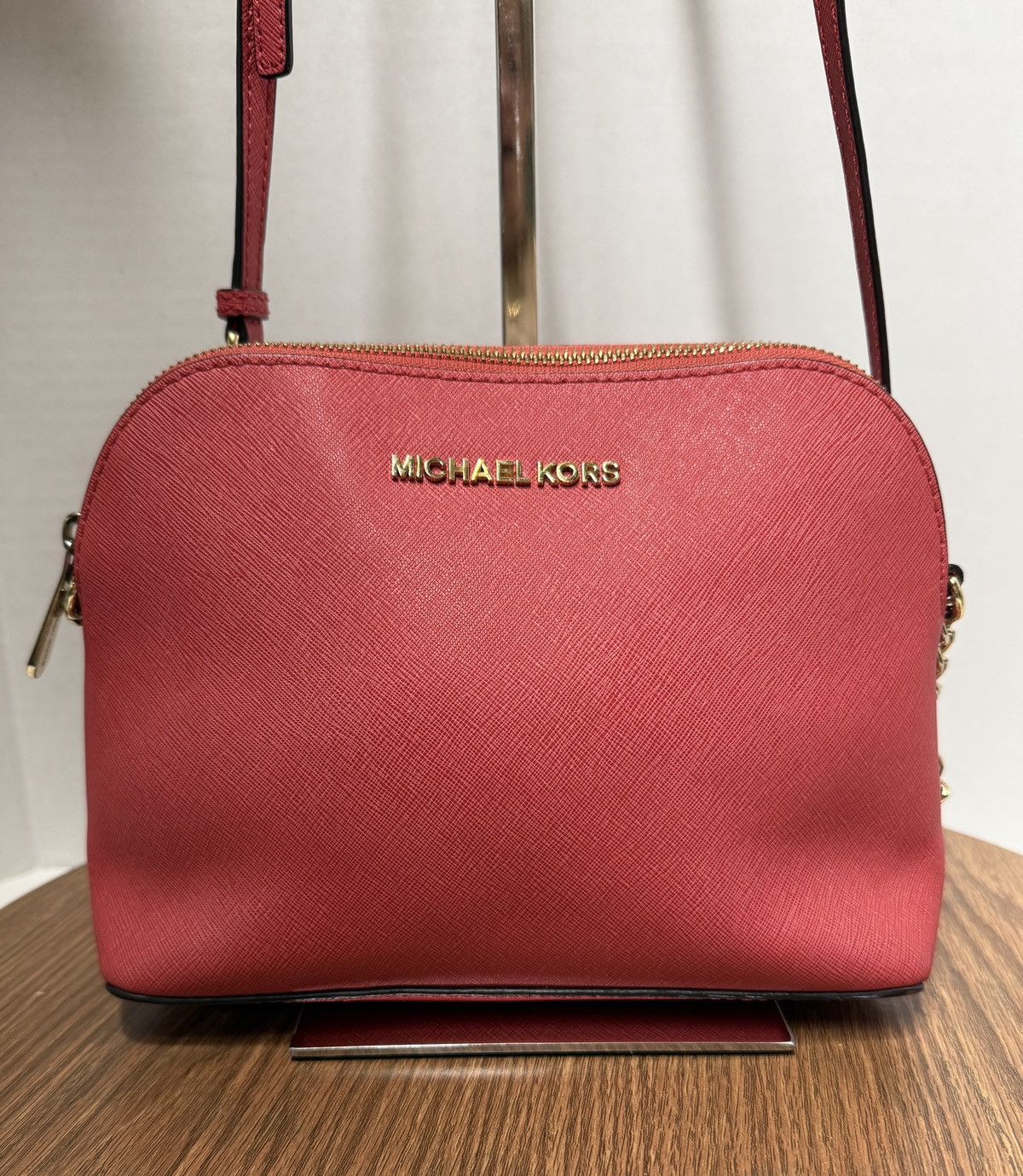 Michael Kors Michael Kors Cindy Saffiano Leather Salmon Chain Crossbody Size ONE SIZE - 1 Thumbnail