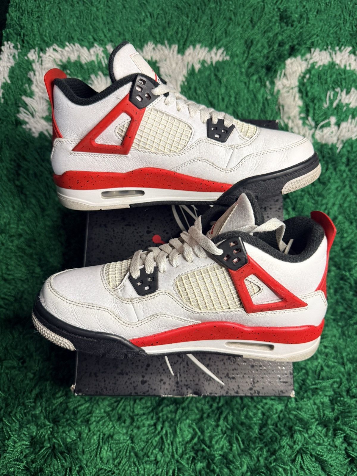 Jordan Brand Air Jordan 4 GS Red Cement Size US 5.5 / EU 38 - 2 Thumbnail