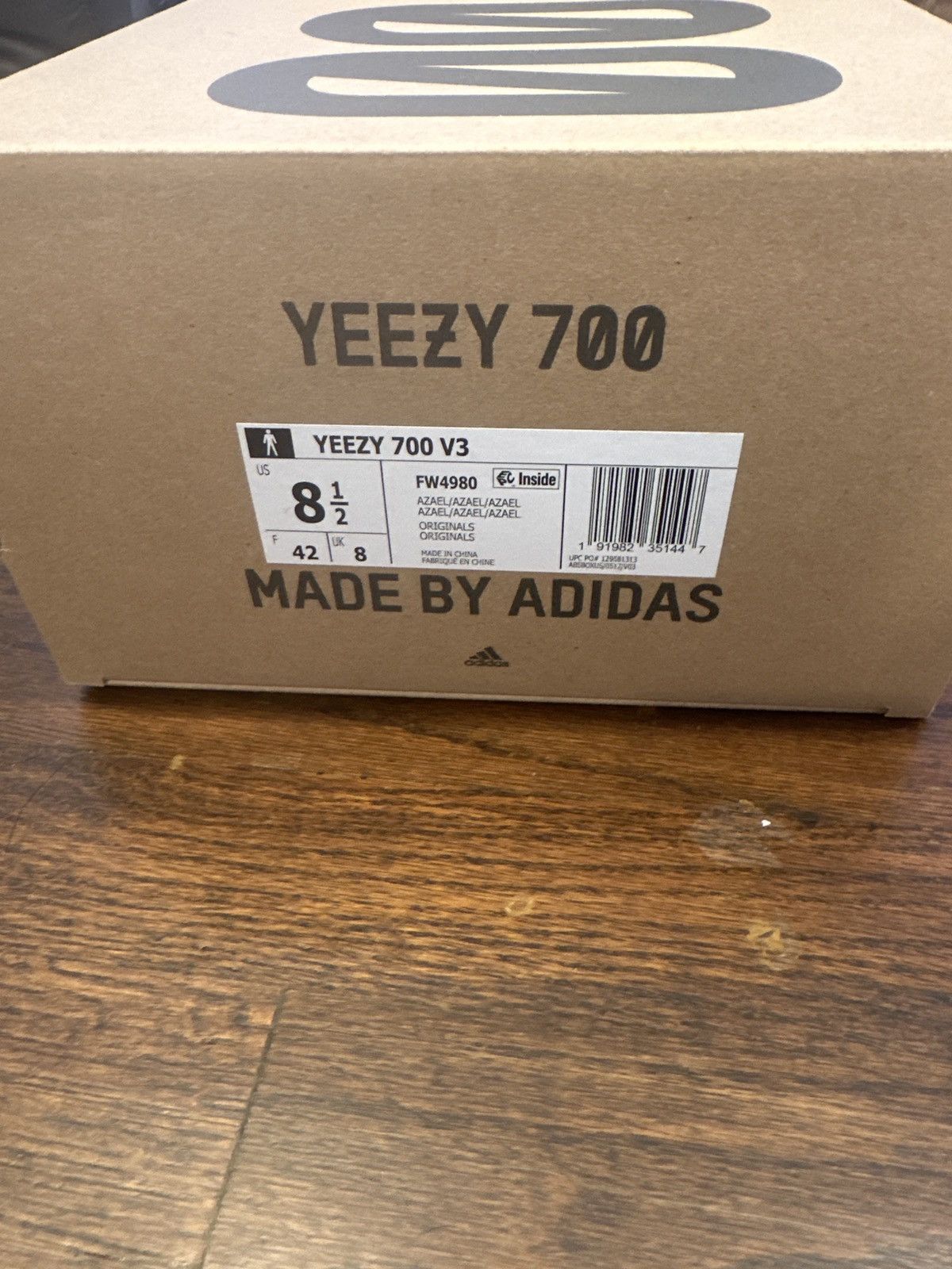 Adidas Yeezy 700 V3 Azael Size 8.5