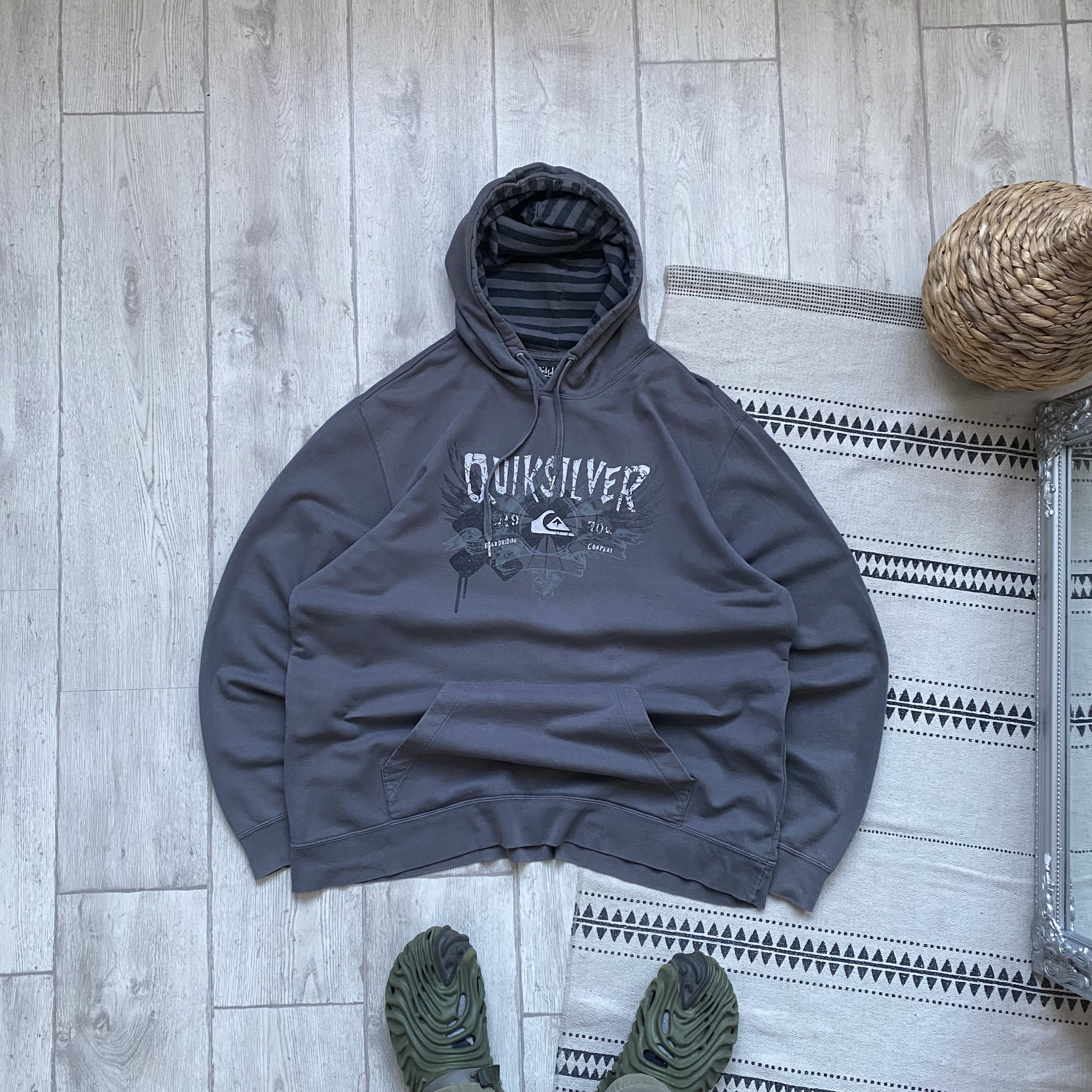 Quiksilver 🏄🏼‍♂️Thrashed Vintage 90s Quiksilver hoodie center logo Size US XL / EU 56 / 4 - 1 Thumbnail