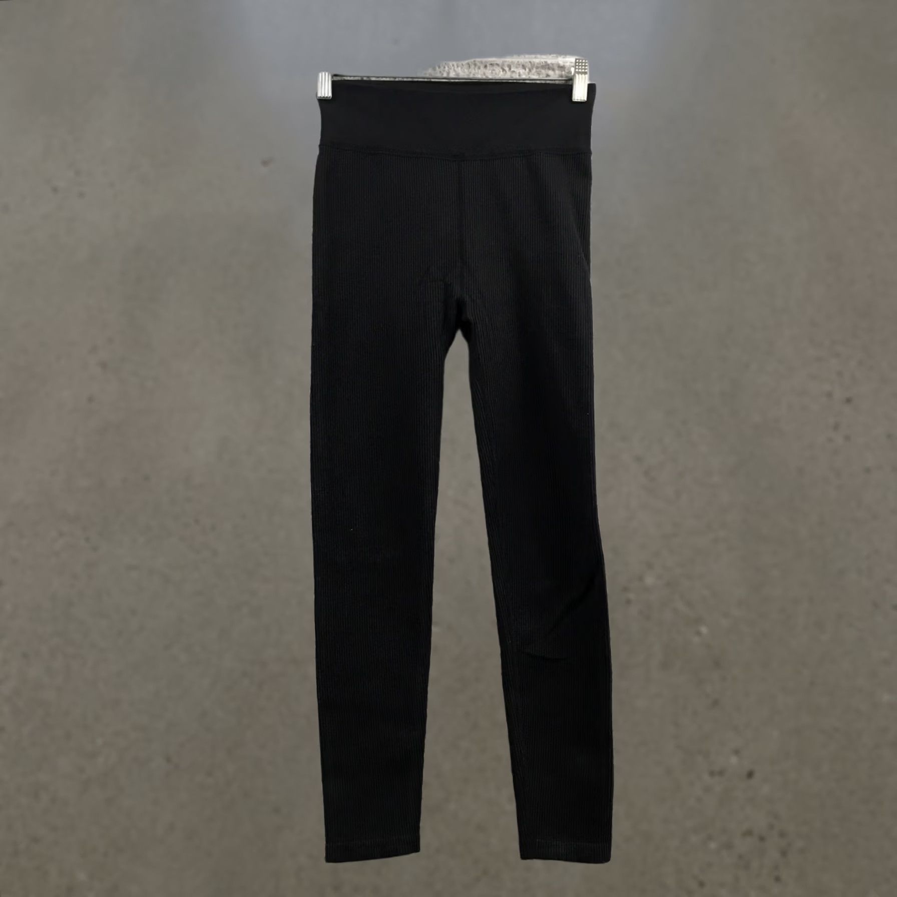 Calvin Klein Calvin Klein Yoga Pants Womens Black Mid Rise Elastic Waistband Leggings Adult Womens Stretch Activewear Size 42" / US 20 - 1 Thumbnail