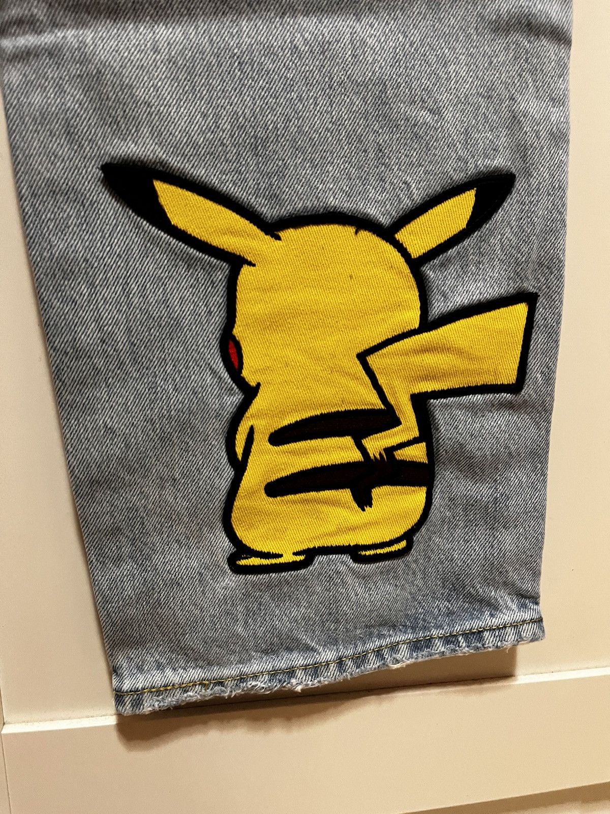 Levi's Levi‘s x Pokémon Denim Jeans Size US 34 / EU 50 - 8 Thumbnail