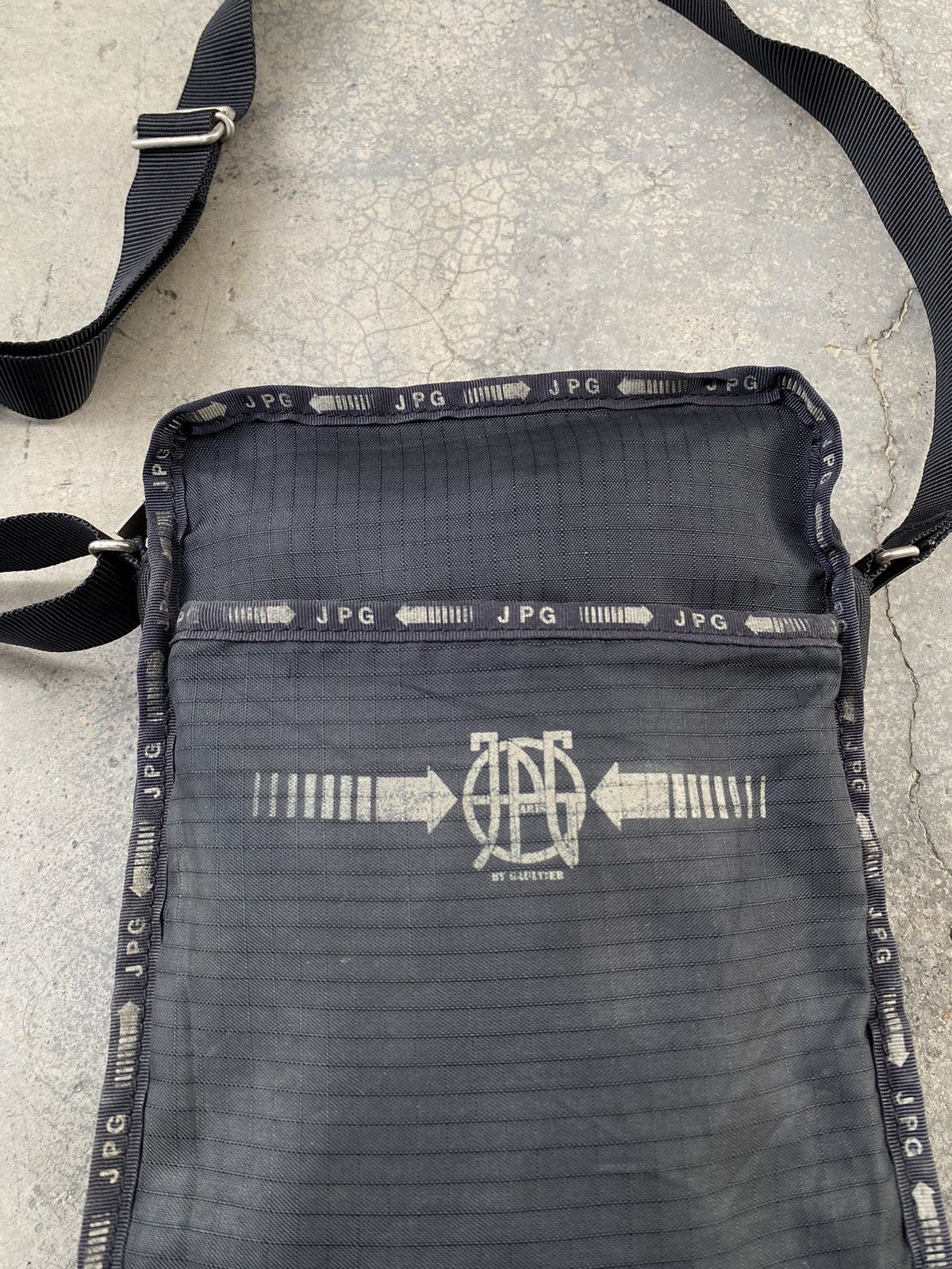 Jean Paul Gaultier Vintage JPG Jean Paul Gaultier Spellout Nylon CrossBody Bag Size ONE SIZE - 4 Thumbnail