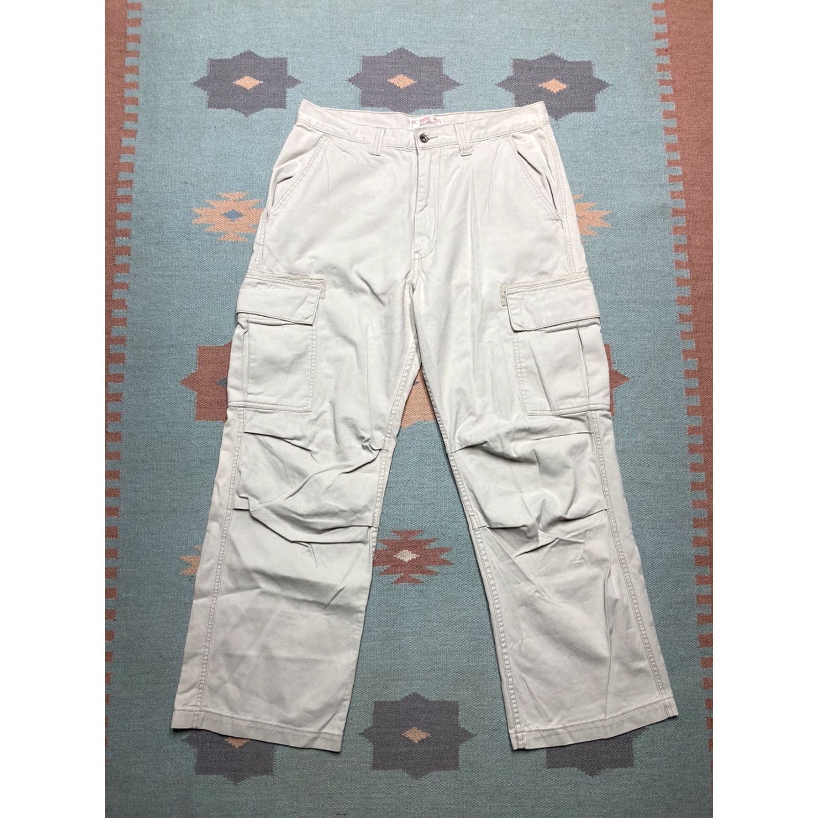 Levi's VINTAGE Levi’s Cargo Pants Chino Twill Khaki Y2K Baggy 35x30 Utility Skater Army Men Size 35 Beige Chino Pants Army Style Baggy 35x30 Size US 35 - 6 Thumbnail