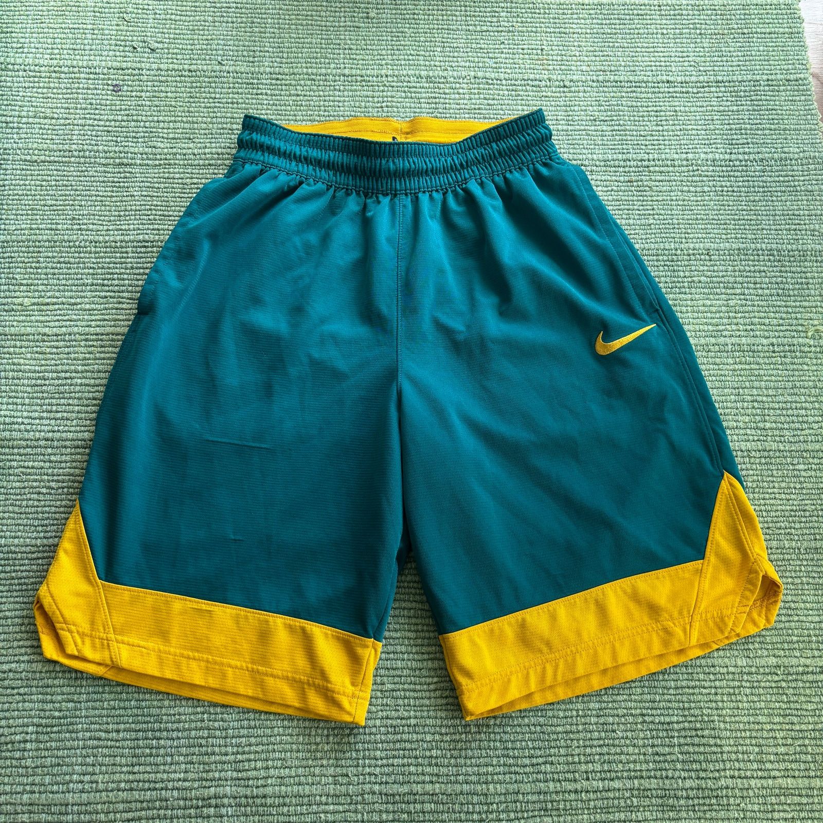 Nike Nike DriFit Blue/Yellow Two Tone Athletic Shorts Sz S Size US 30 / EU 46 - 1 Thumbnail